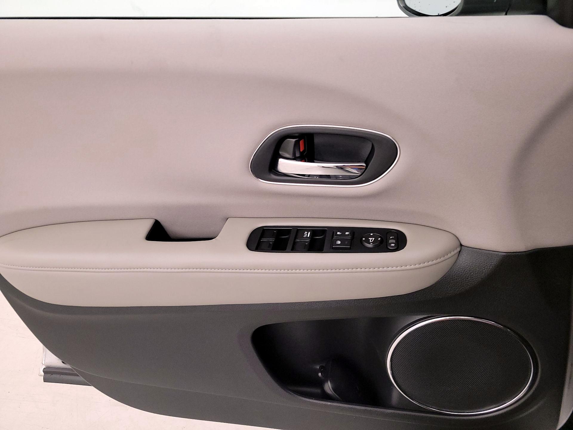 Thumbnail: 2016 Honda HR-V - 12