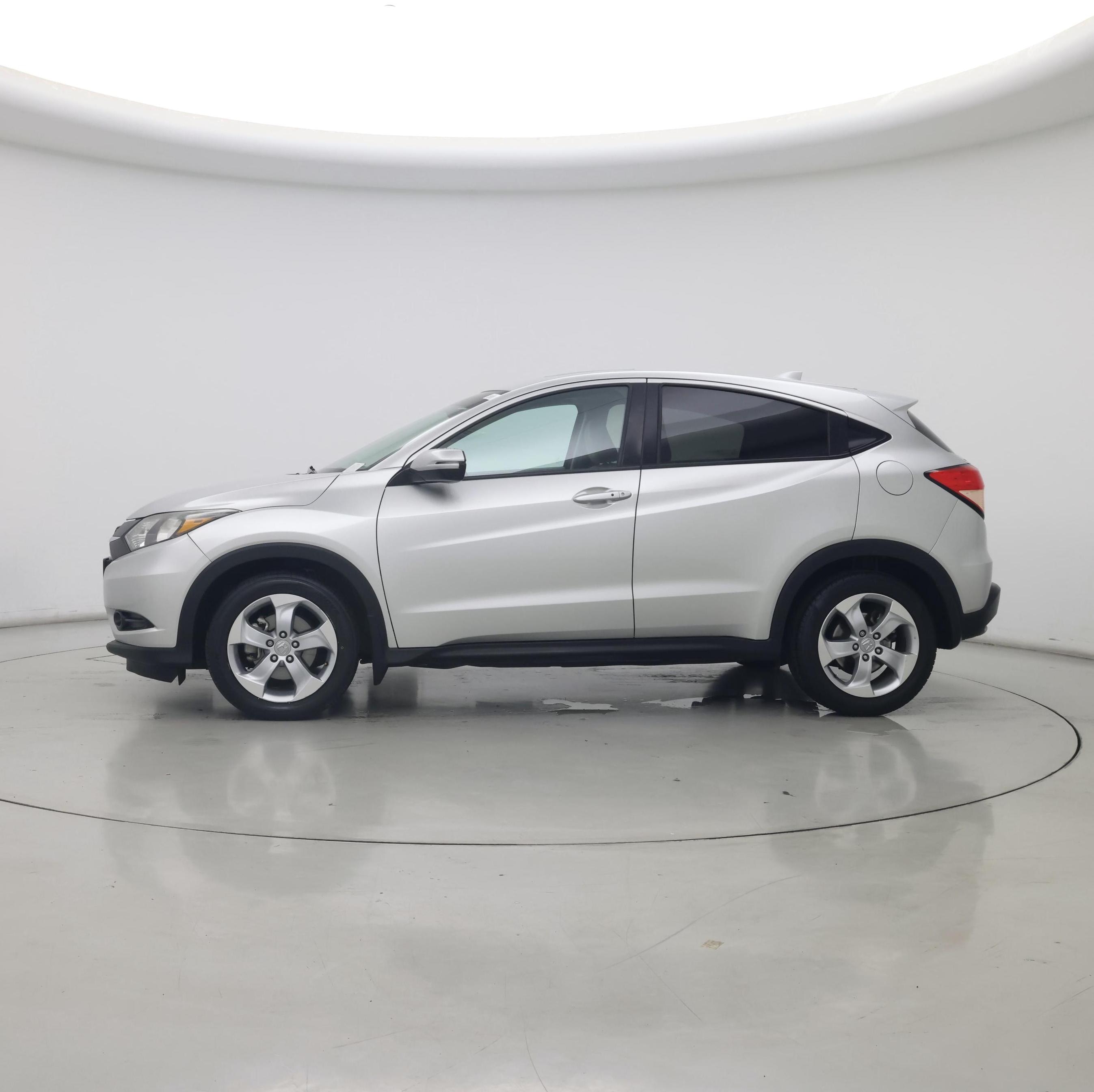 Thumbnail: 2016 Honda HR-V - 3