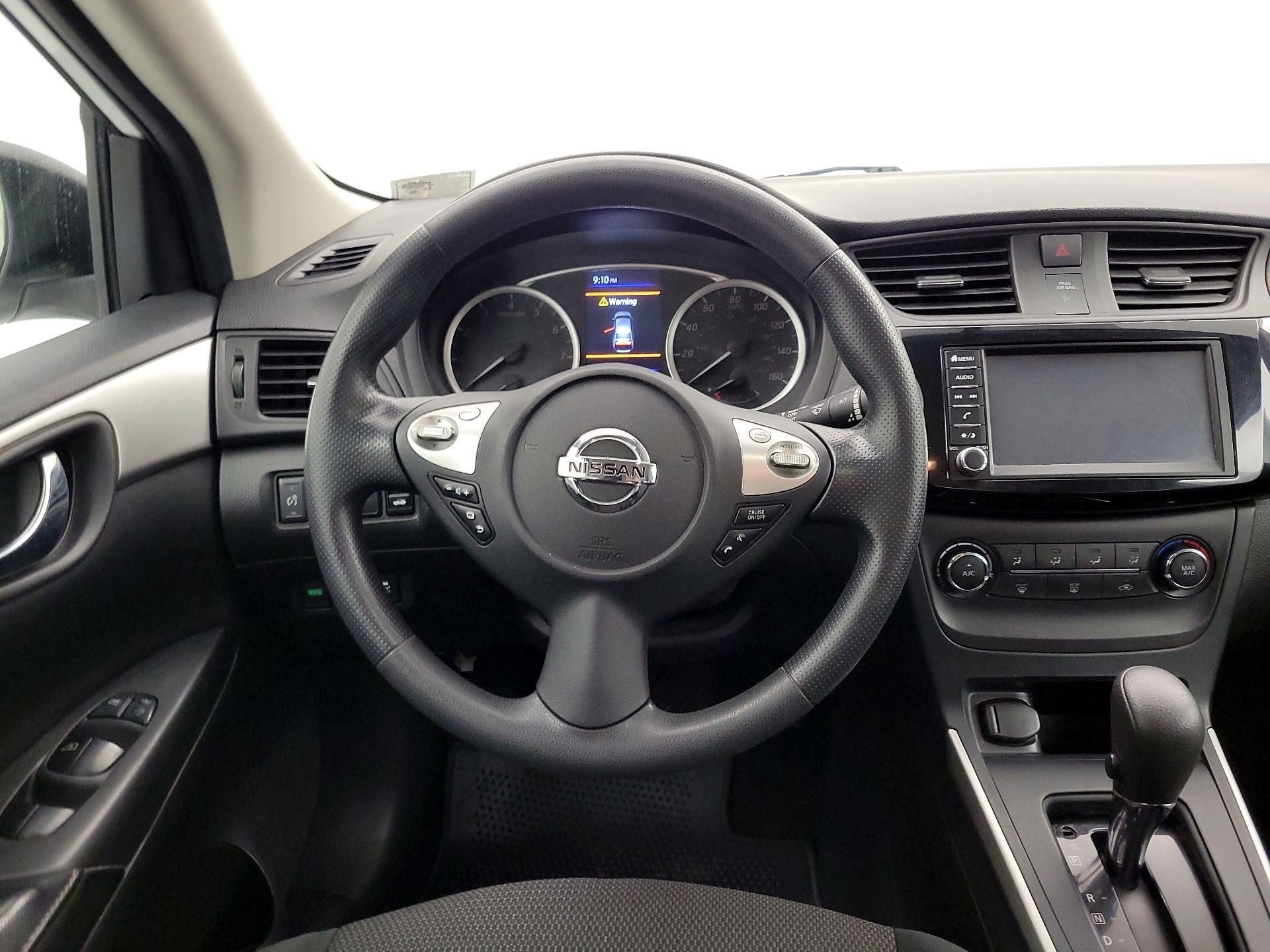 Thumbnail: 2019 Nissan Sentra - 10