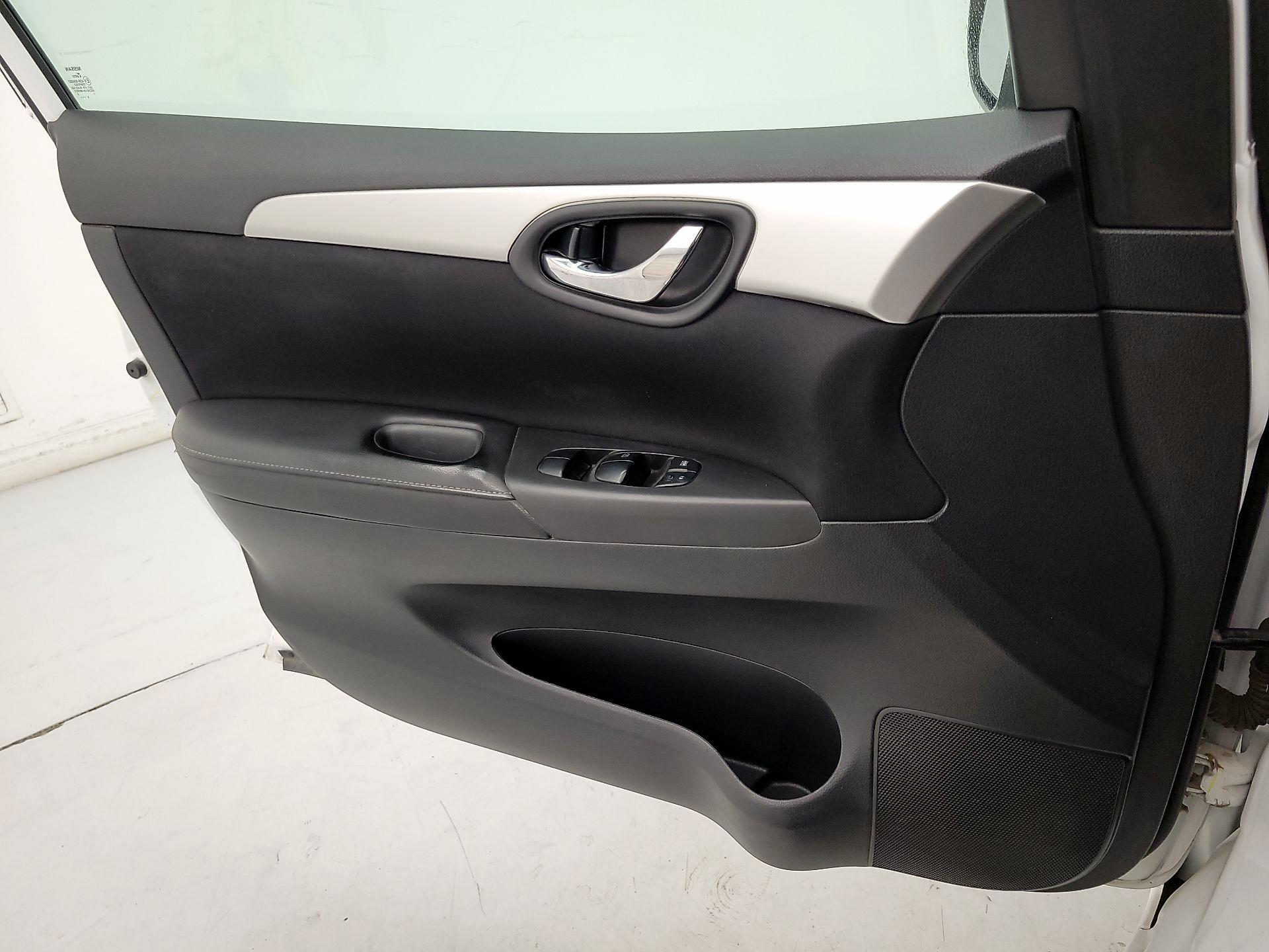 Thumbnail: 2019 Nissan Sentra - 12