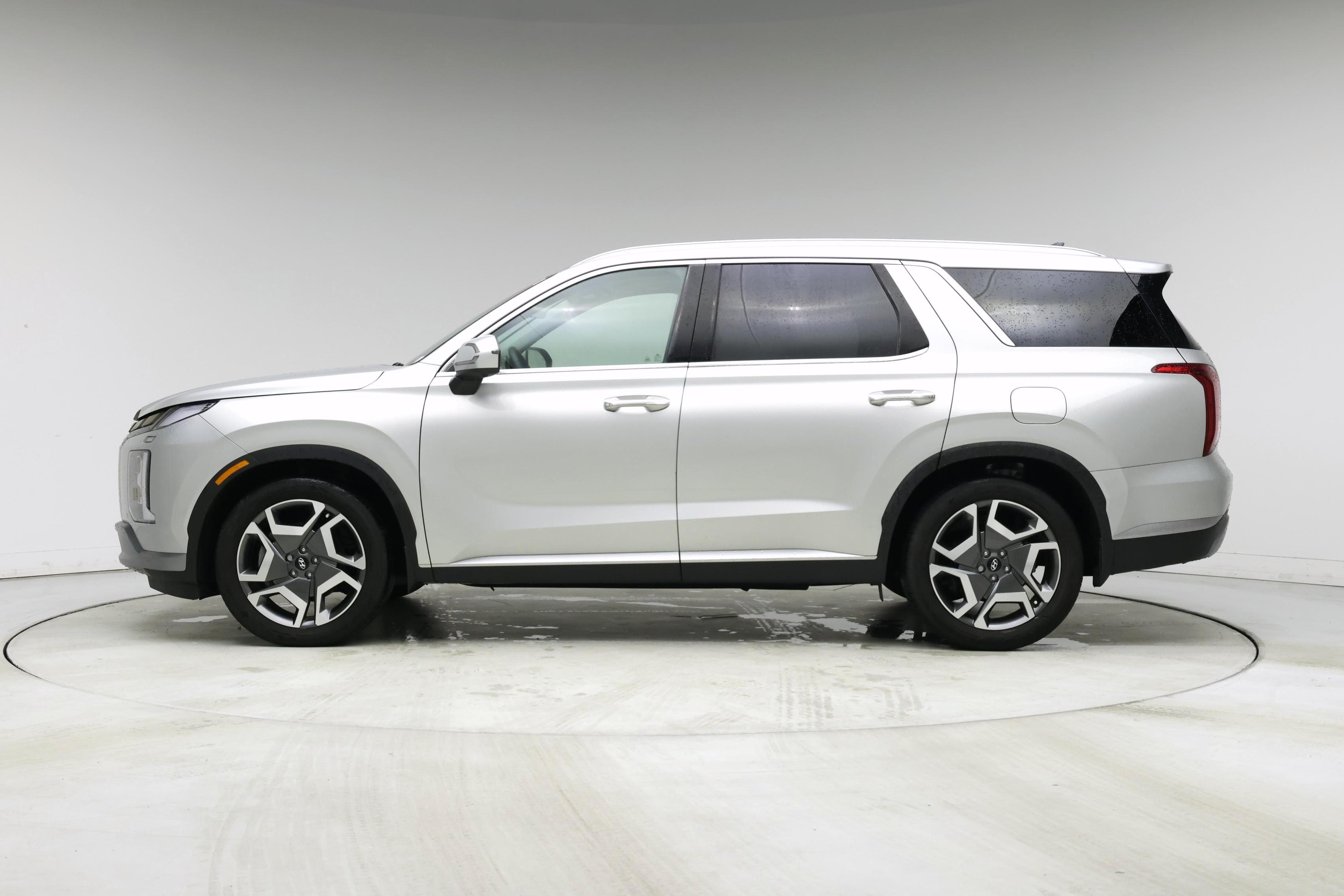 Thumbnail: 2023 Hyundai Palisade - 3