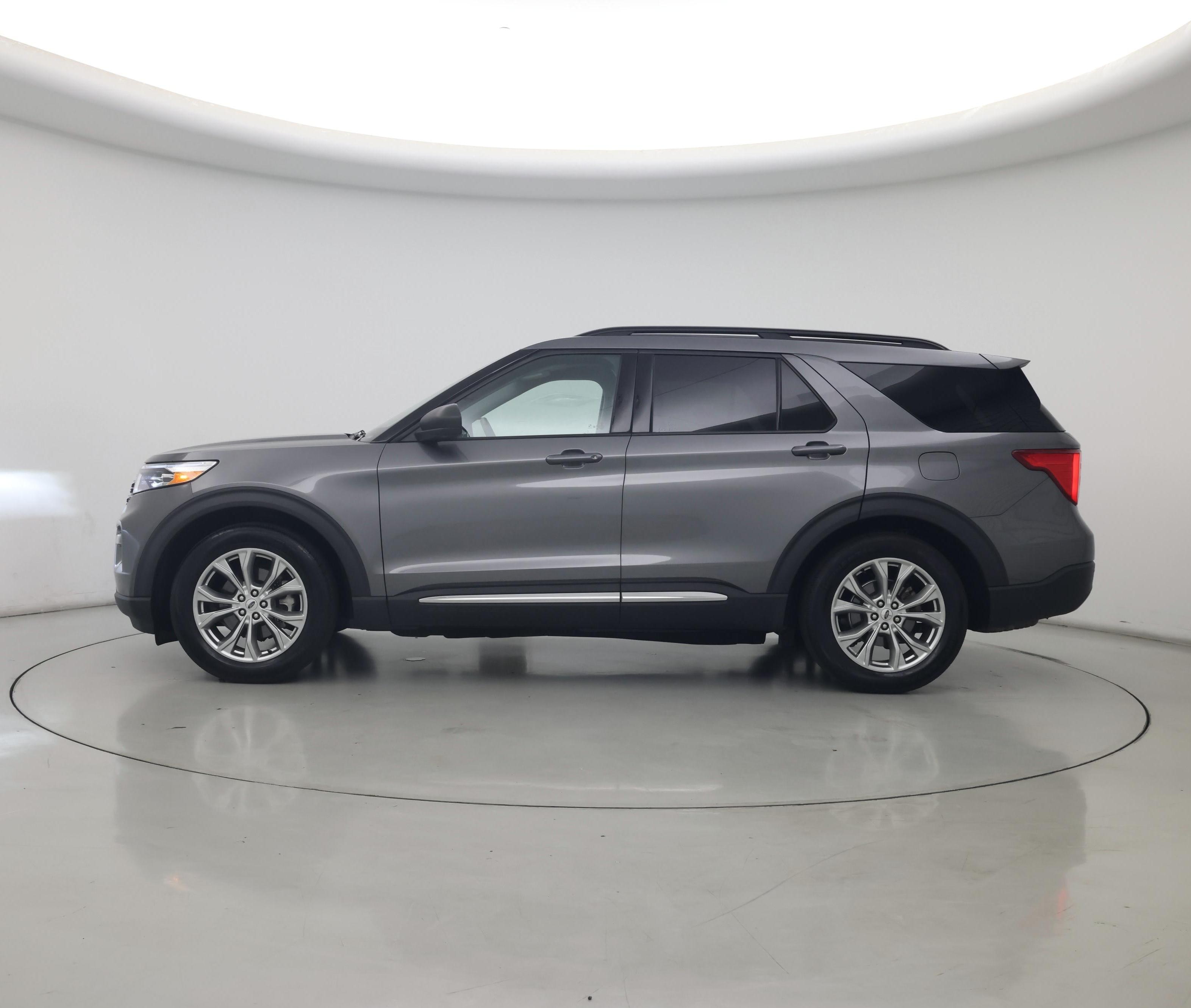 Thumbnail: 2021 Ford Explorer - 3