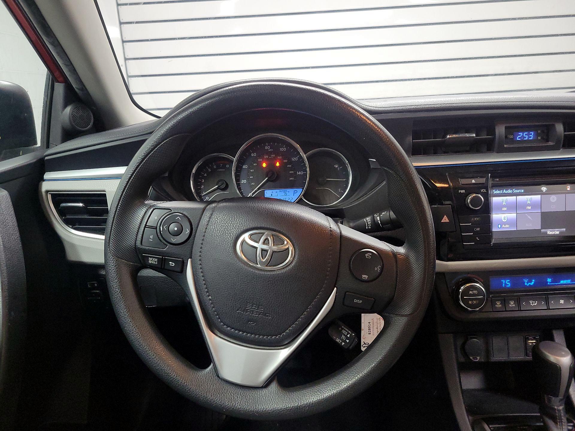 Thumbnail: 2015 Toyota Corolla - 10