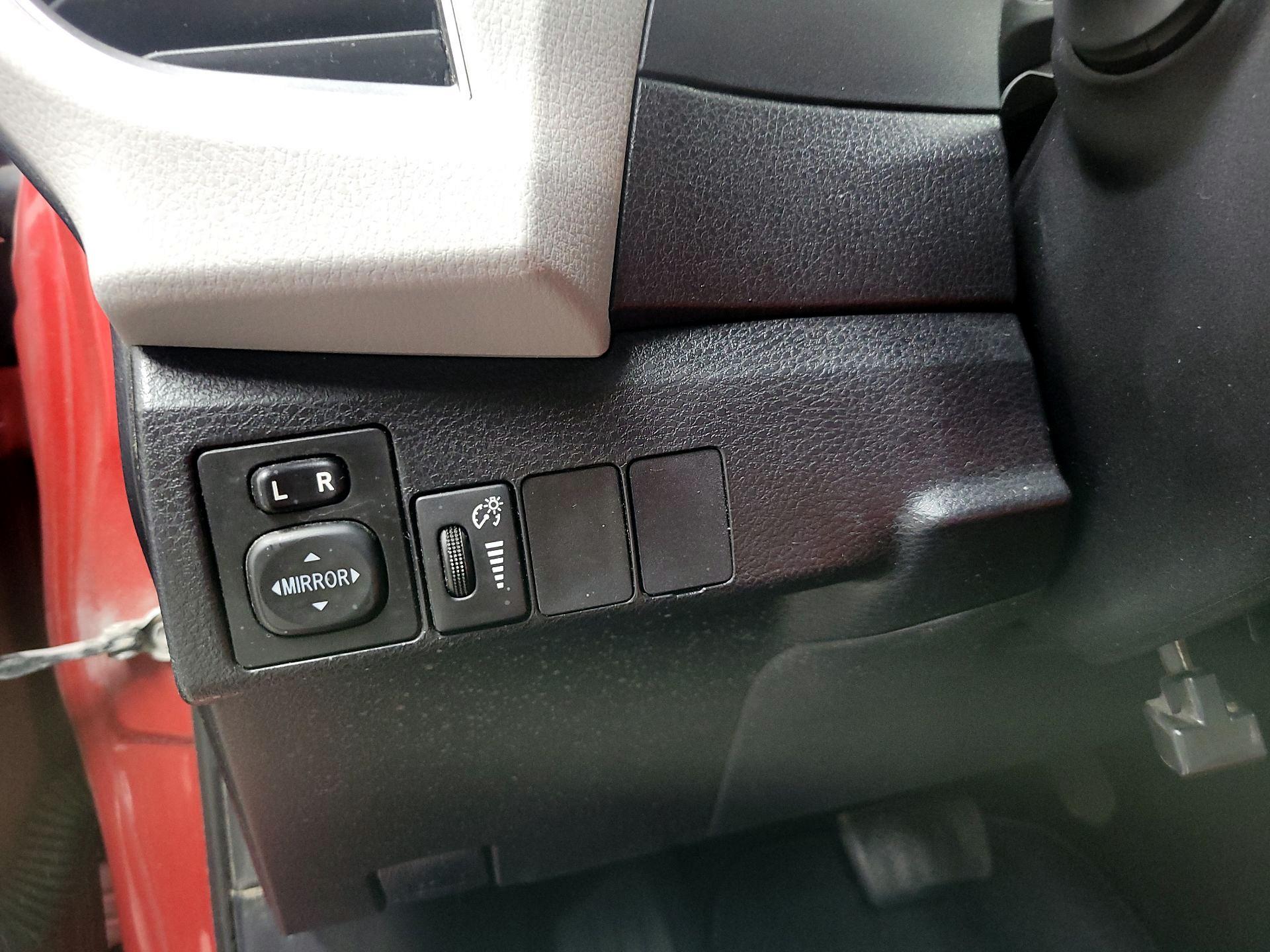 Thumbnail: 2015 Toyota Corolla - 13