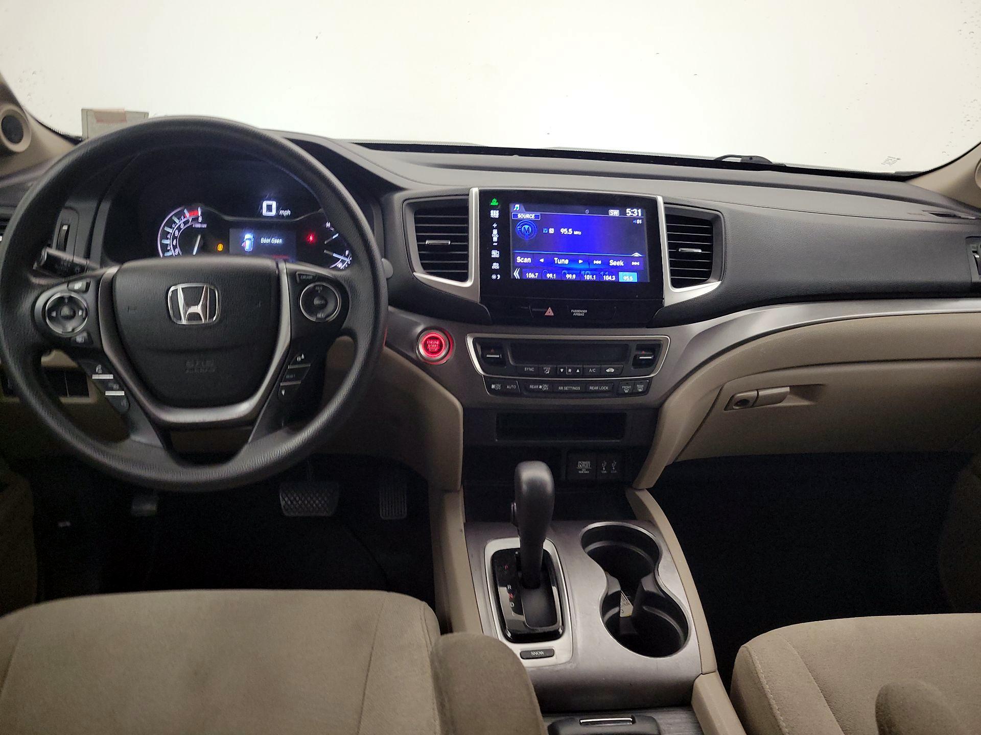 Thumbnail: 2016 Honda Pilot - 9