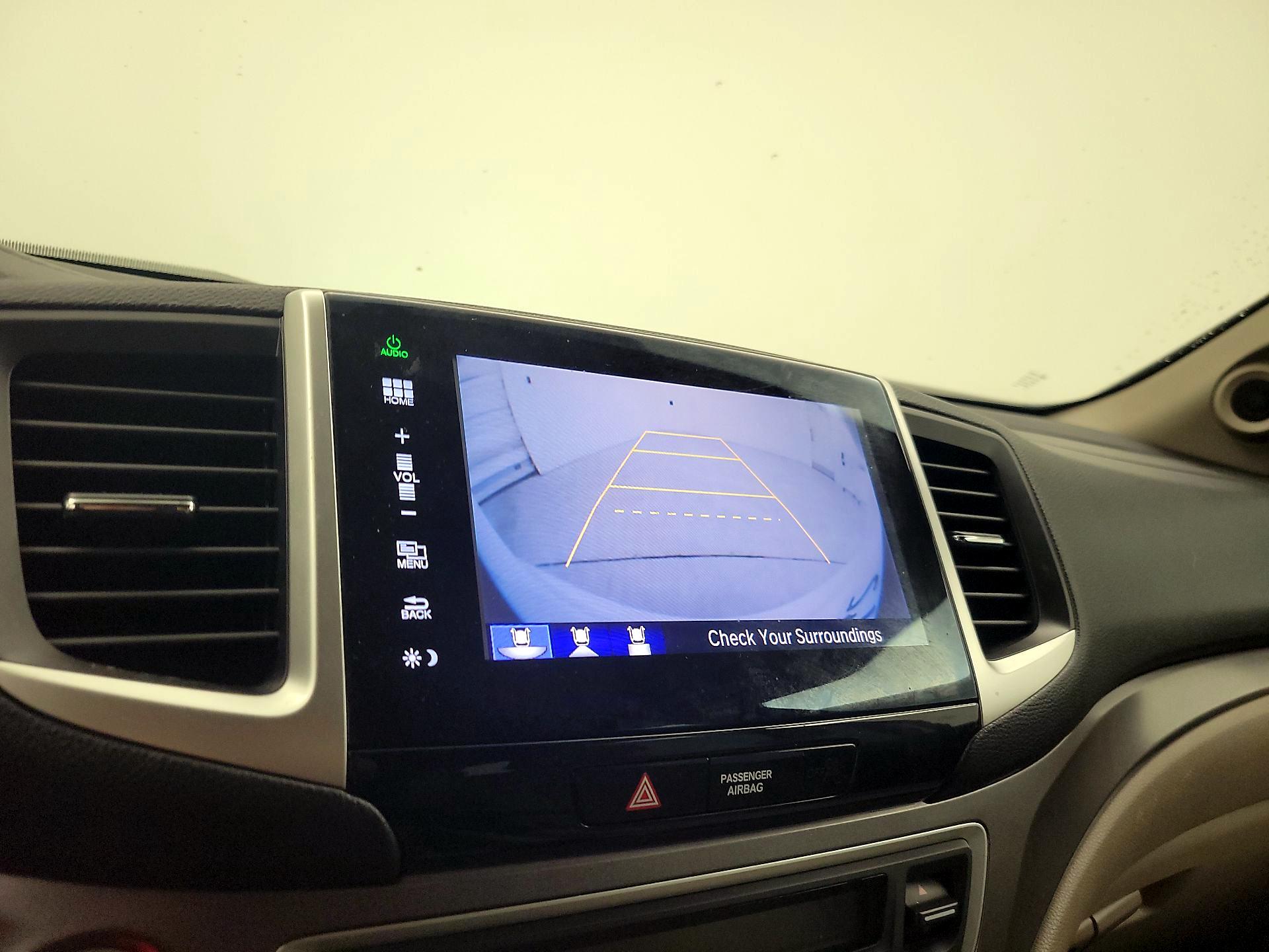 Thumbnail: 2016 Honda Pilot - 14