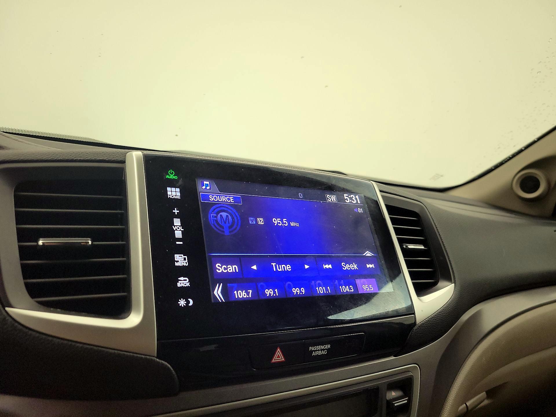 Thumbnail: 2016 Honda Pilot - 15