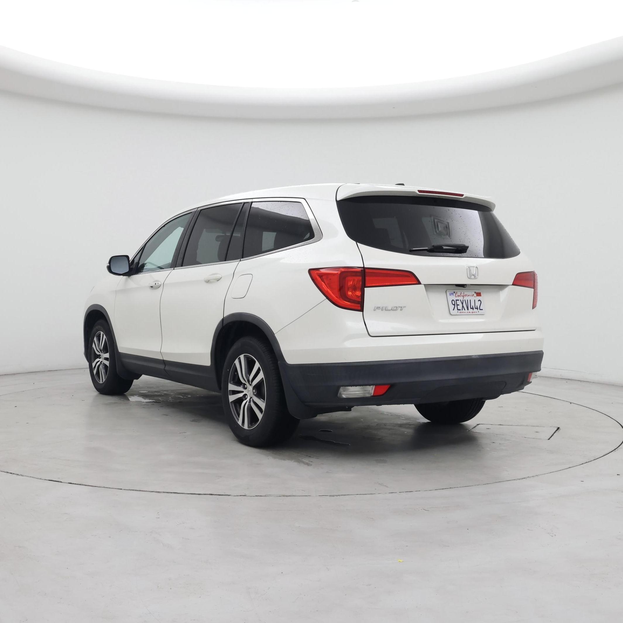 Thumbnail: 2016 Honda Pilot - 2