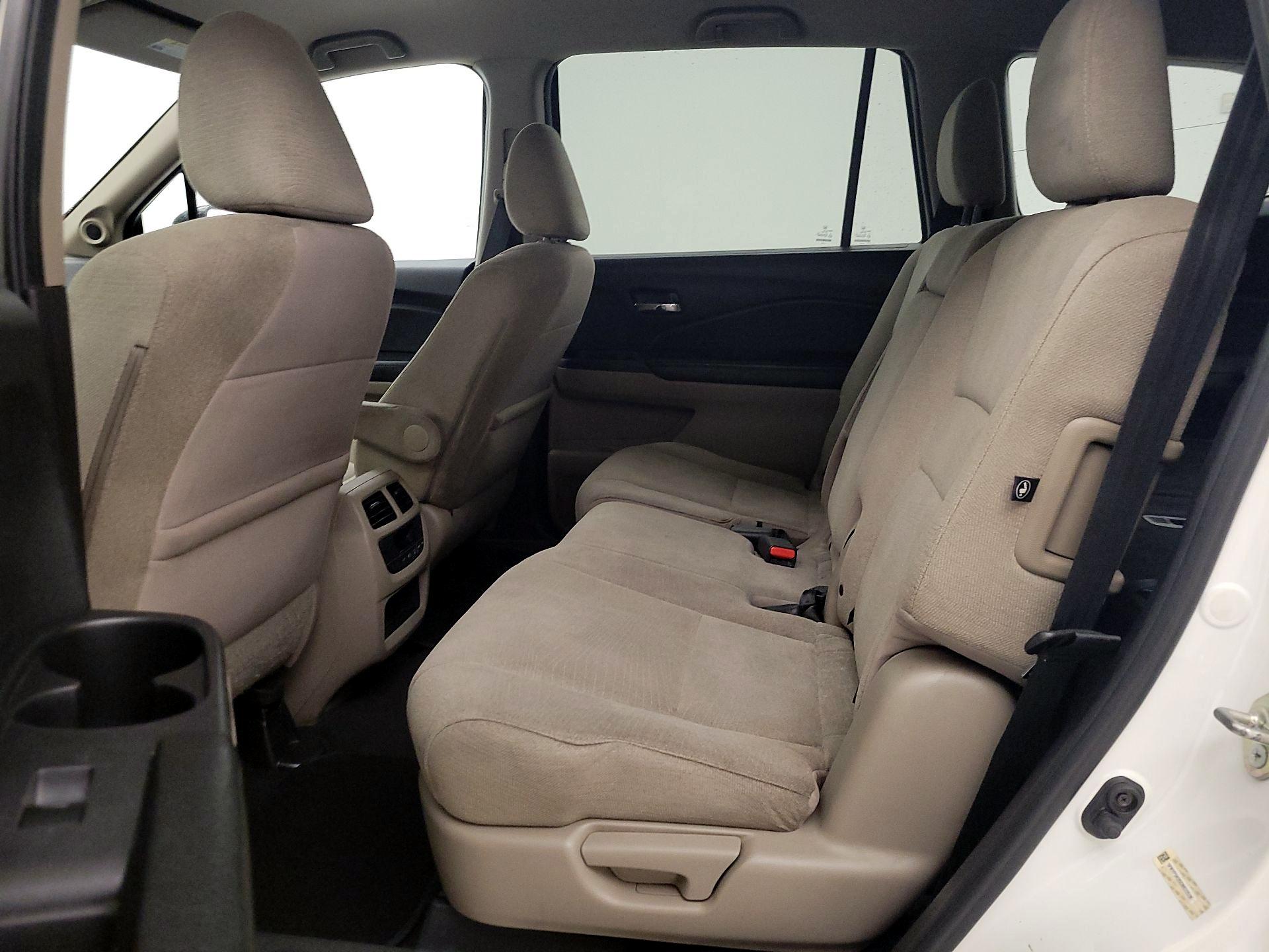 Thumbnail: 2016 Honda Pilot - 19