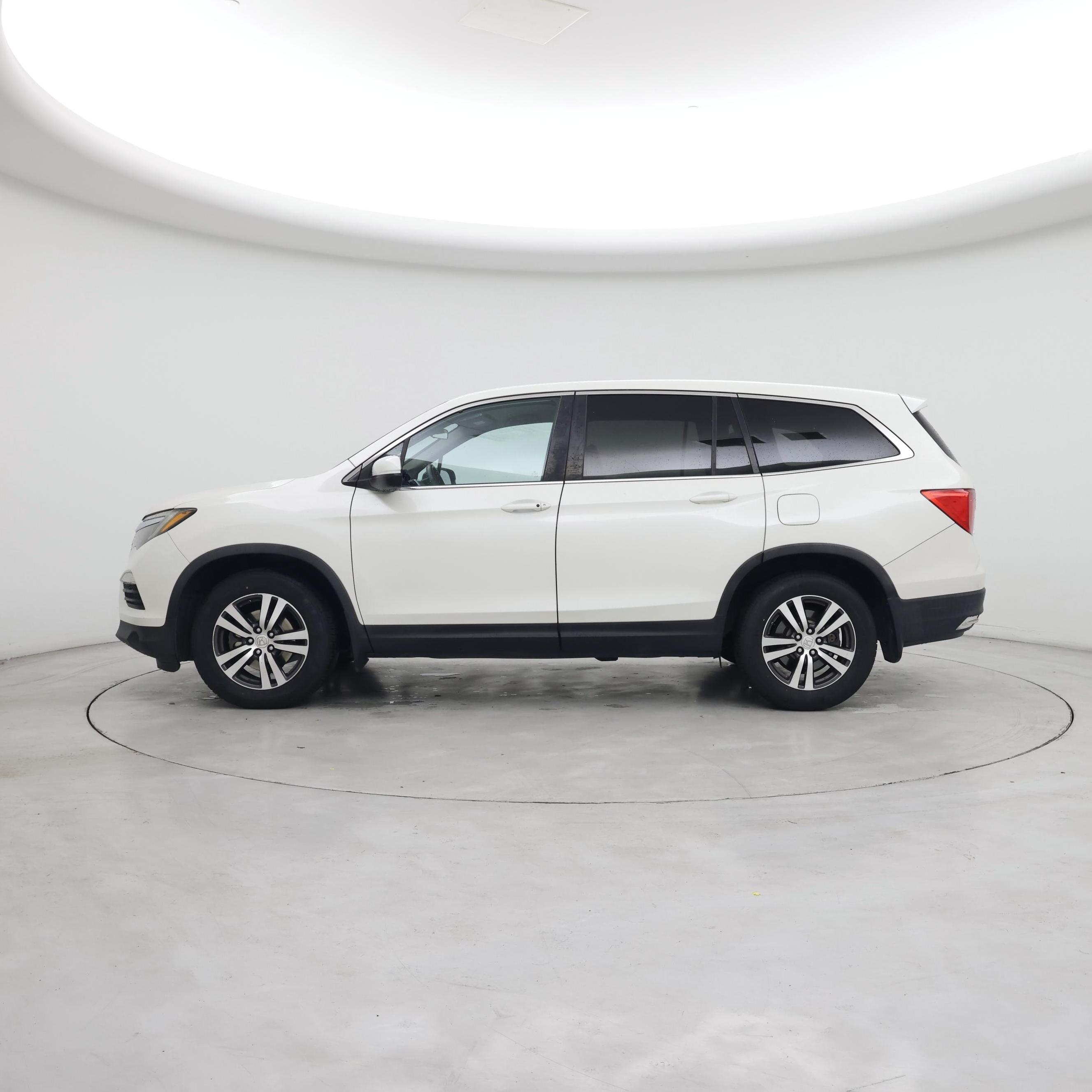 Thumbnail: 2016 Honda Pilot - 3