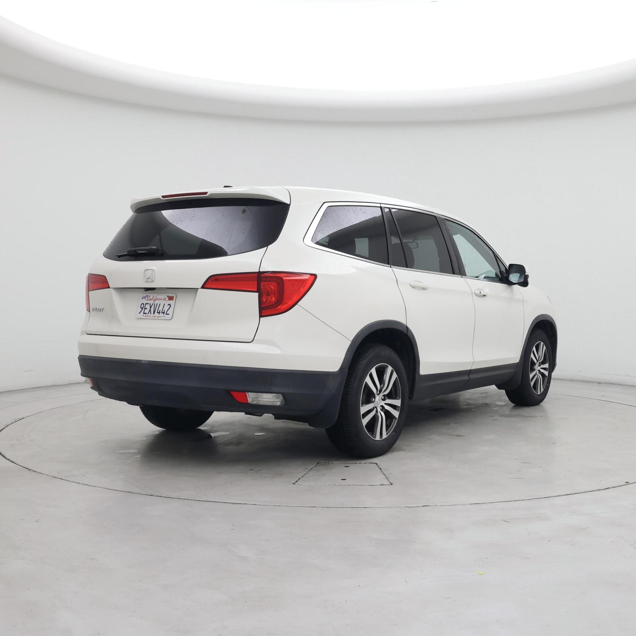 Thumbnail: 2016 Honda Pilot - 8