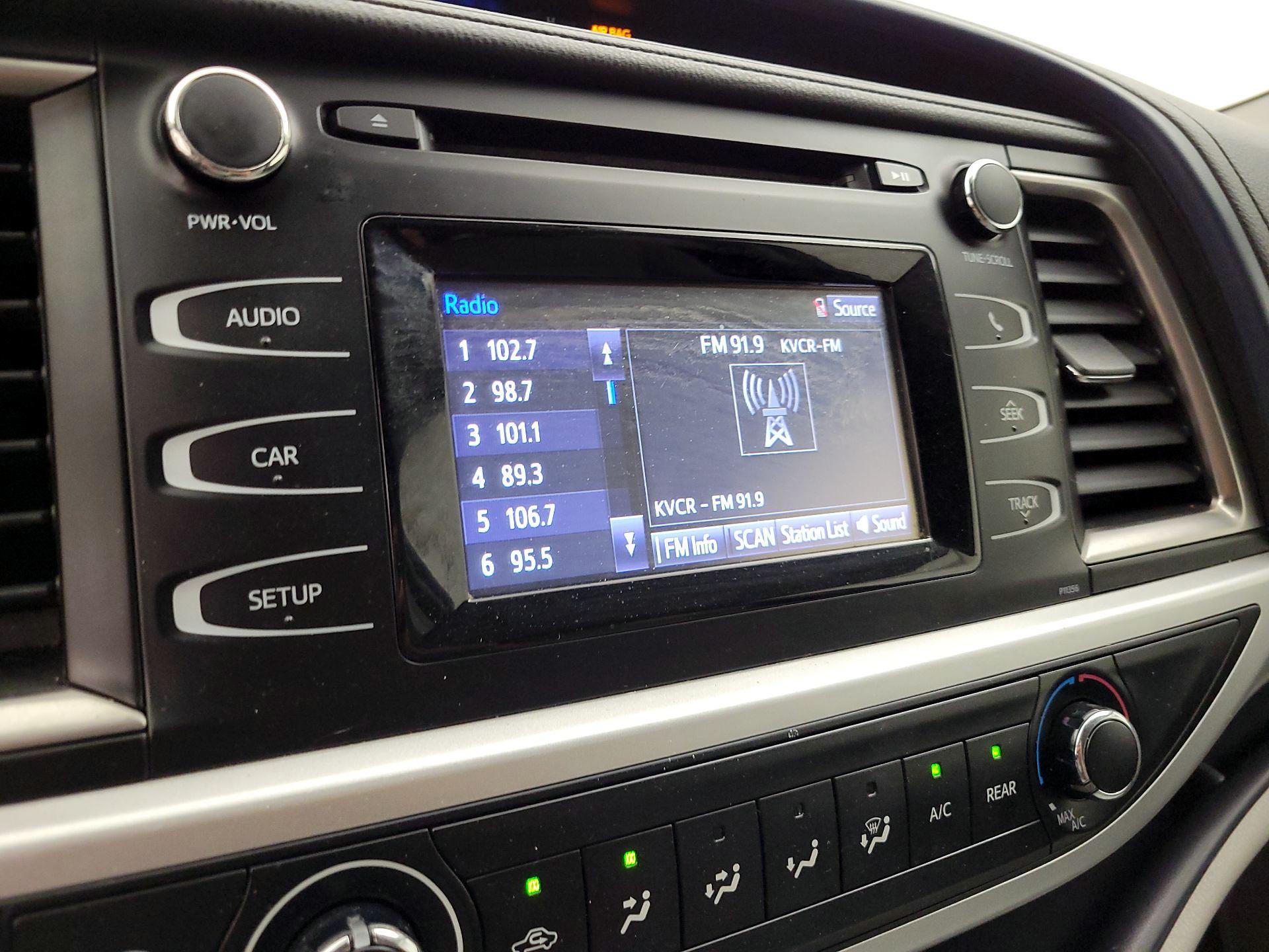 Thumbnail: 2018 Toyota Highlander - 15