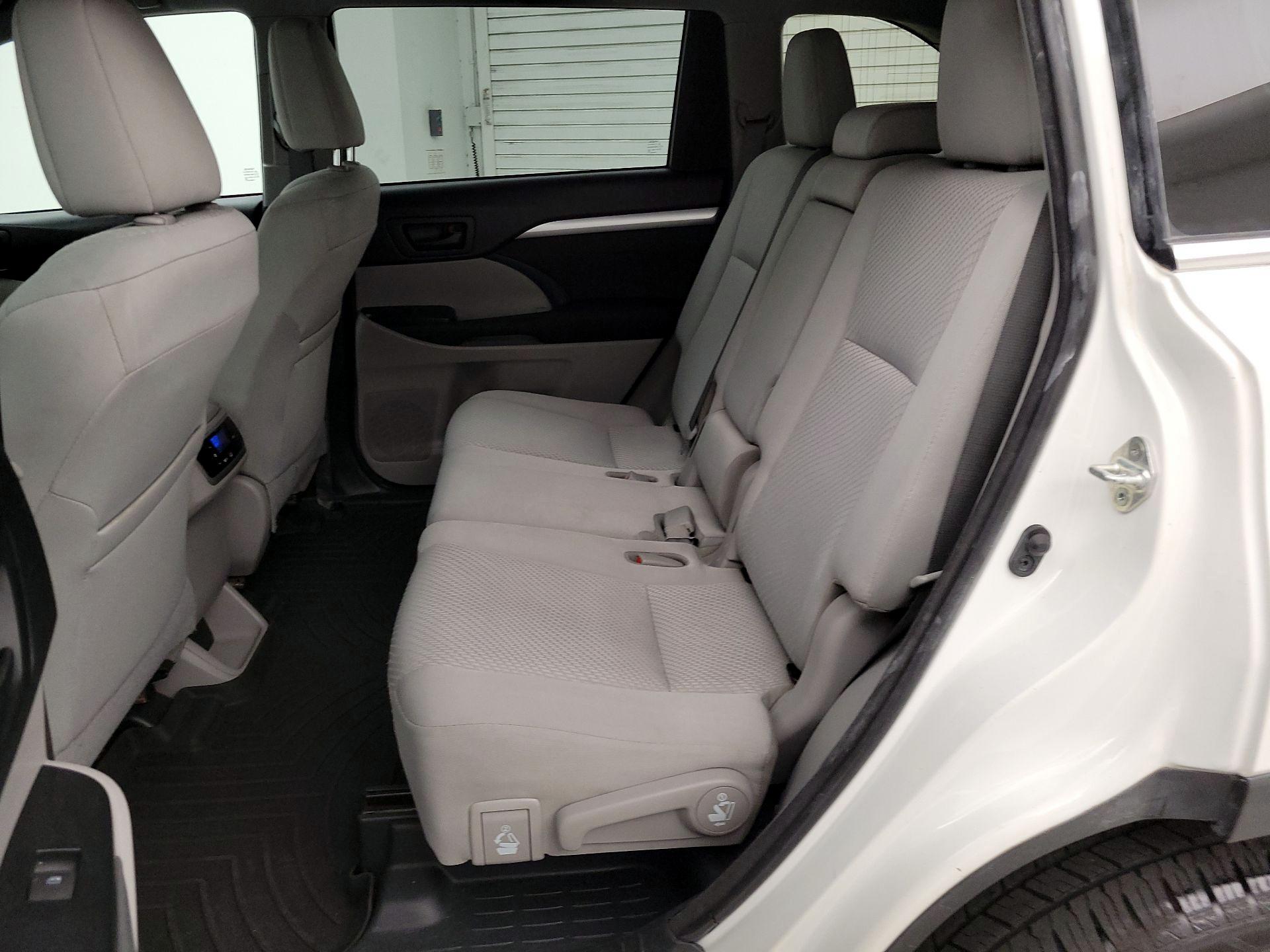 Thumbnail: 2018 Toyota Highlander - 19