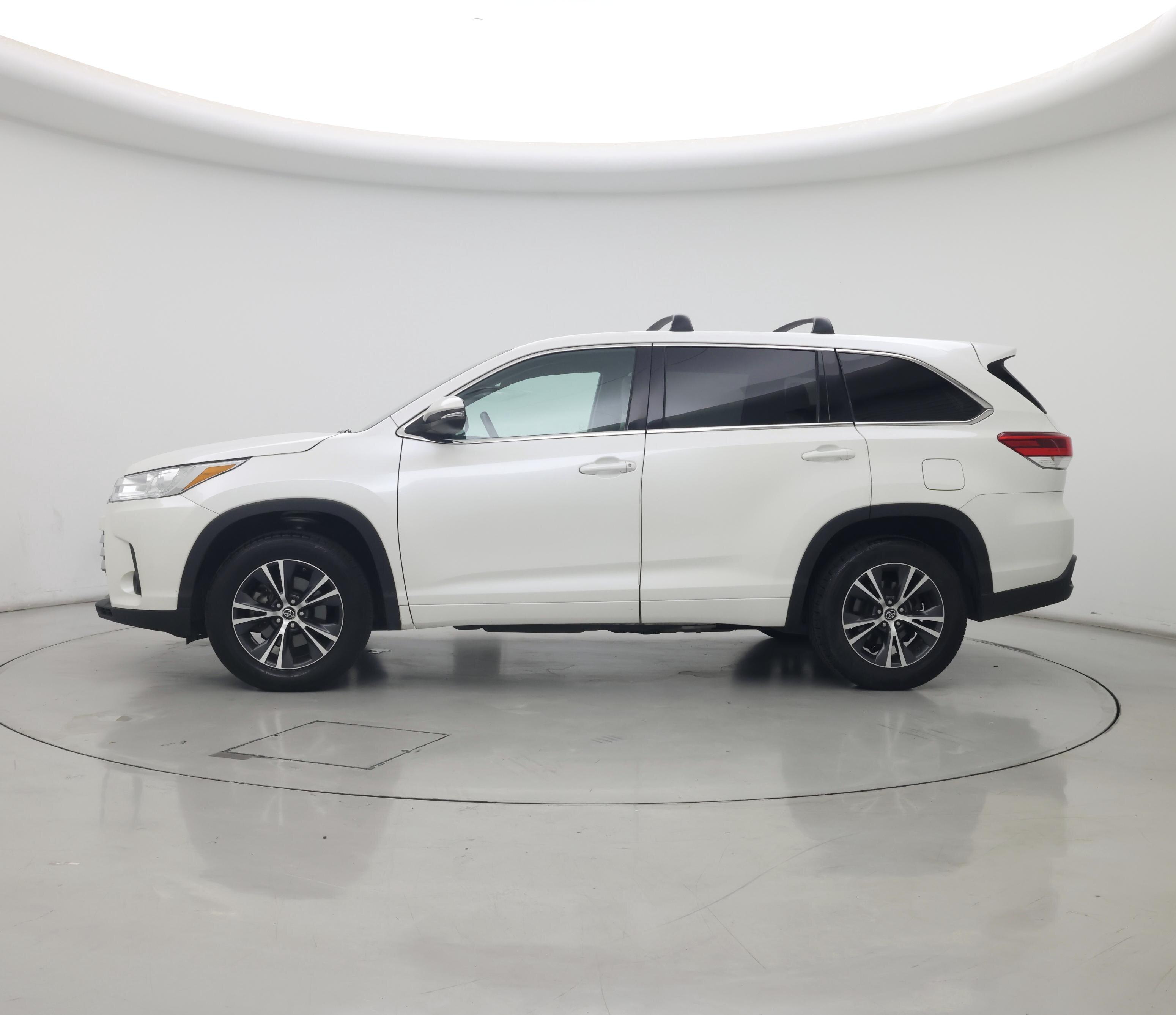 Thumbnail: 2018 Toyota Highlander - 3