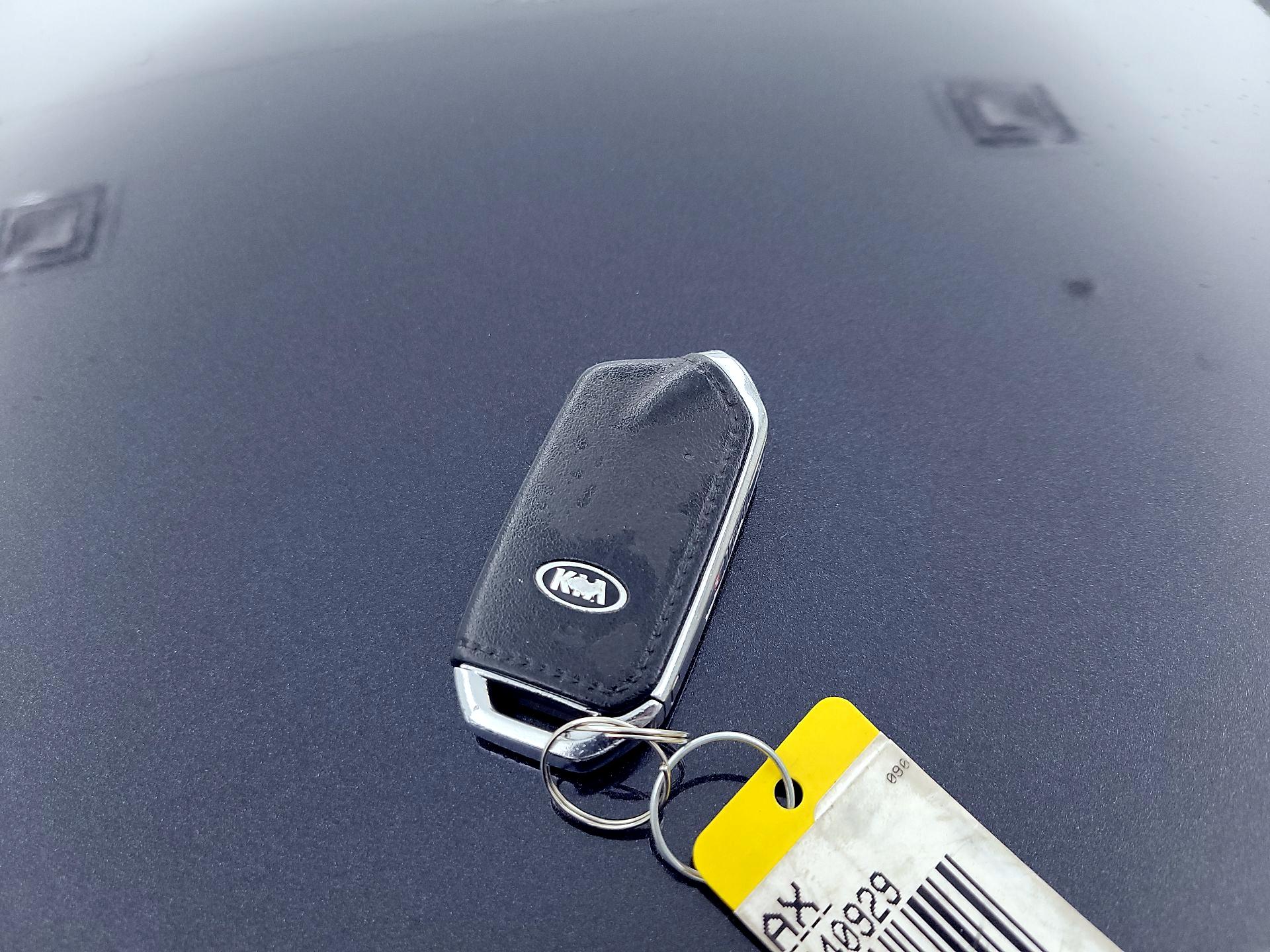 Thumbnail: 2018 Kia Stinger - 20
