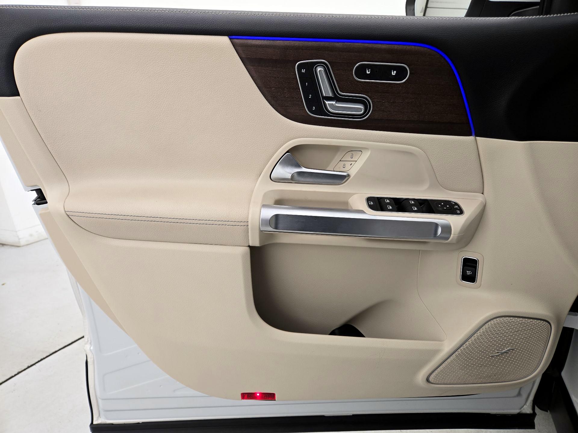 Thumbnail: 2021 Mercedes-Benz GLB - 12