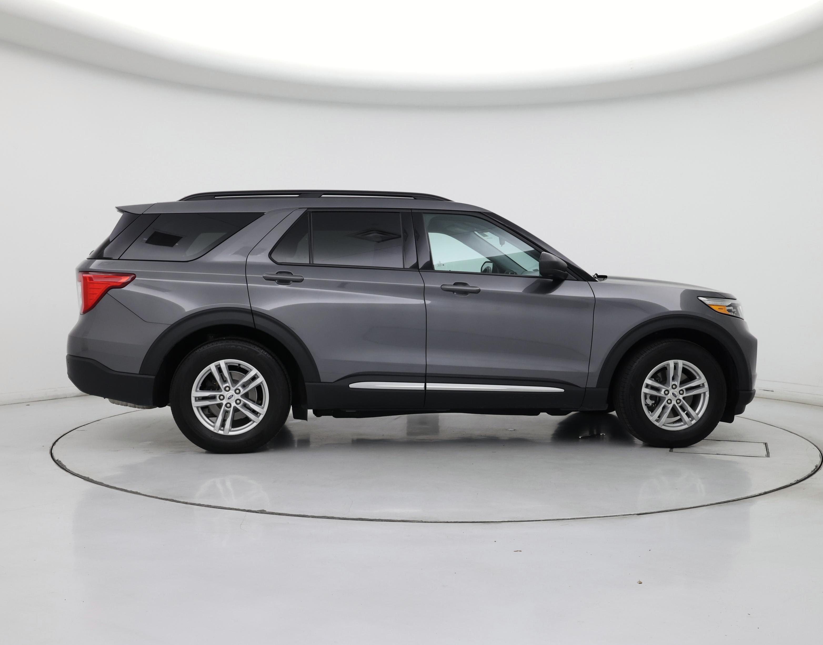 Thumbnail: 2021 Ford Explorer - 7