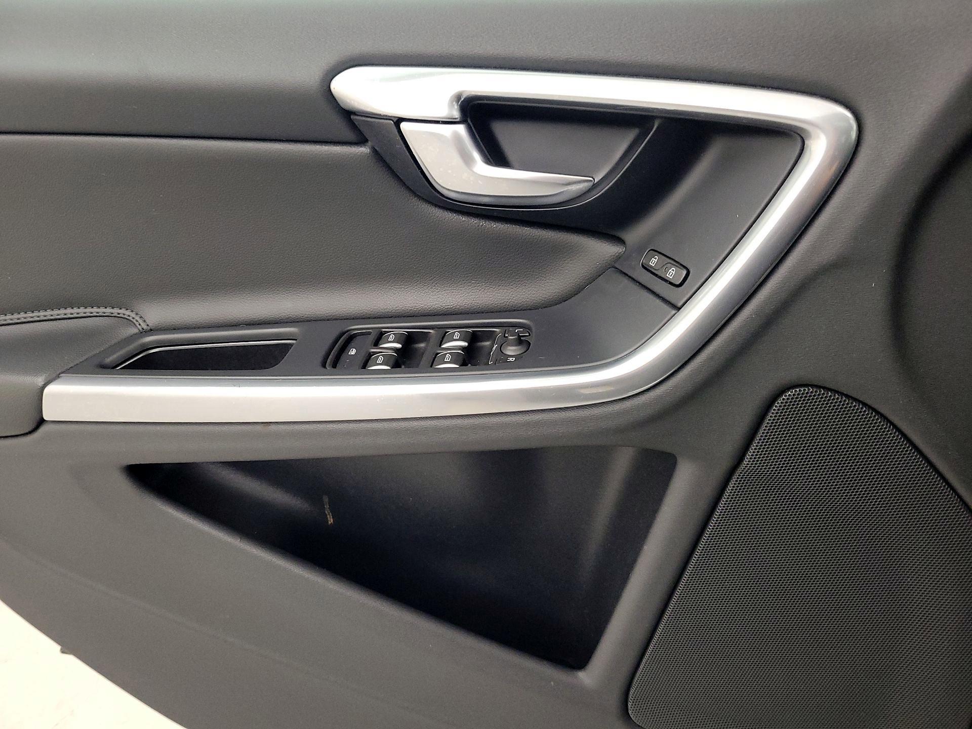 Thumbnail: 2017 Volvo S60 - 12