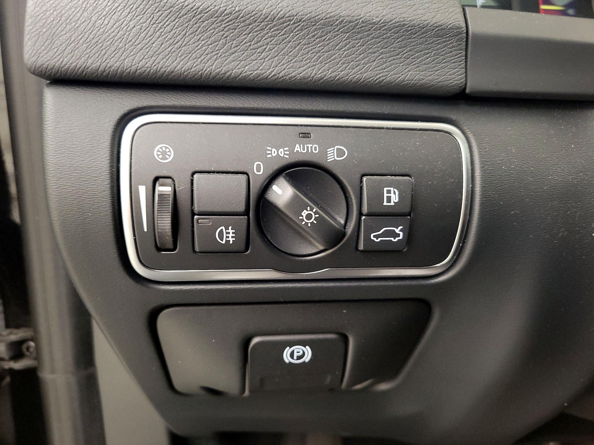 Thumbnail: 2017 Volvo S60 - 13