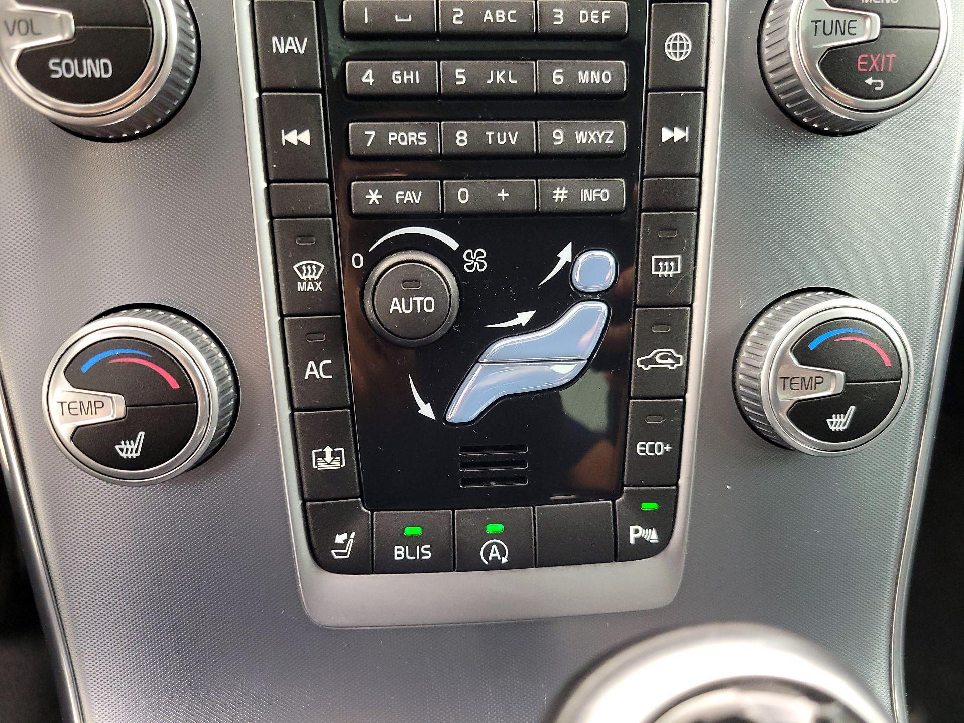 Thumbnail: 2017 Volvo S60 - 17