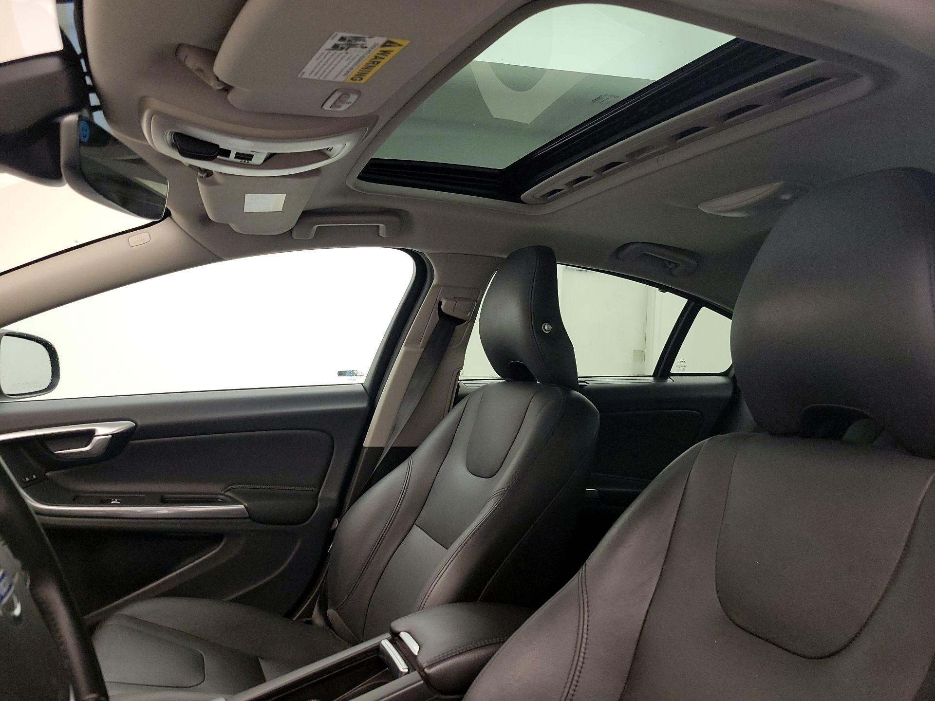 Thumbnail: 2017 Volvo S60 - 19