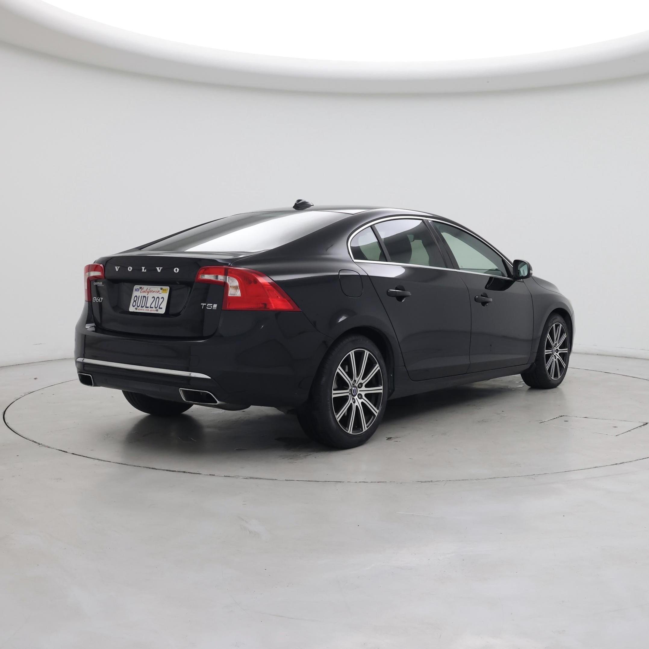 Thumbnail: 2017 Volvo S60 - 8