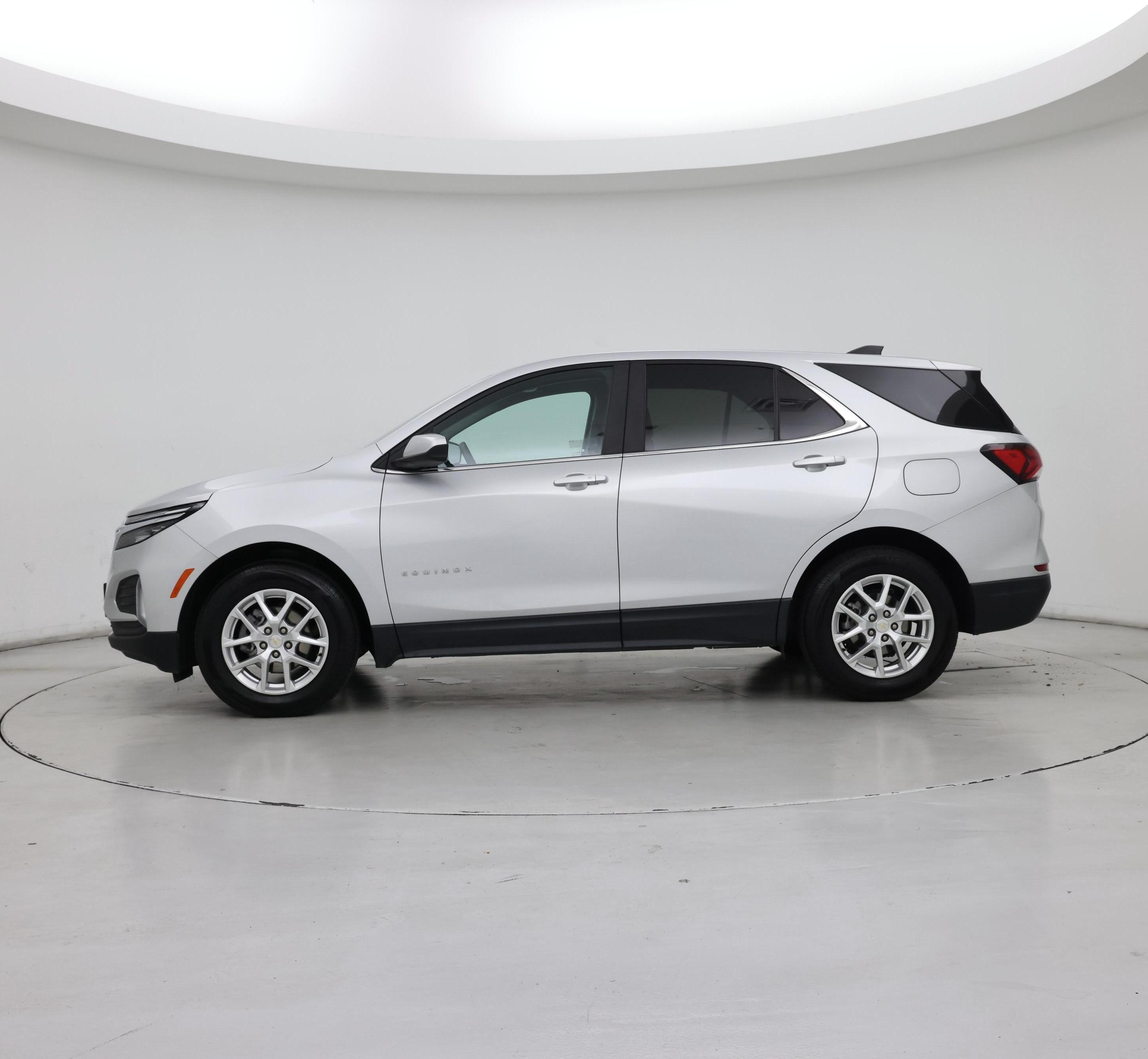 Thumbnail: 2022 Chevrolet Equinox - 3