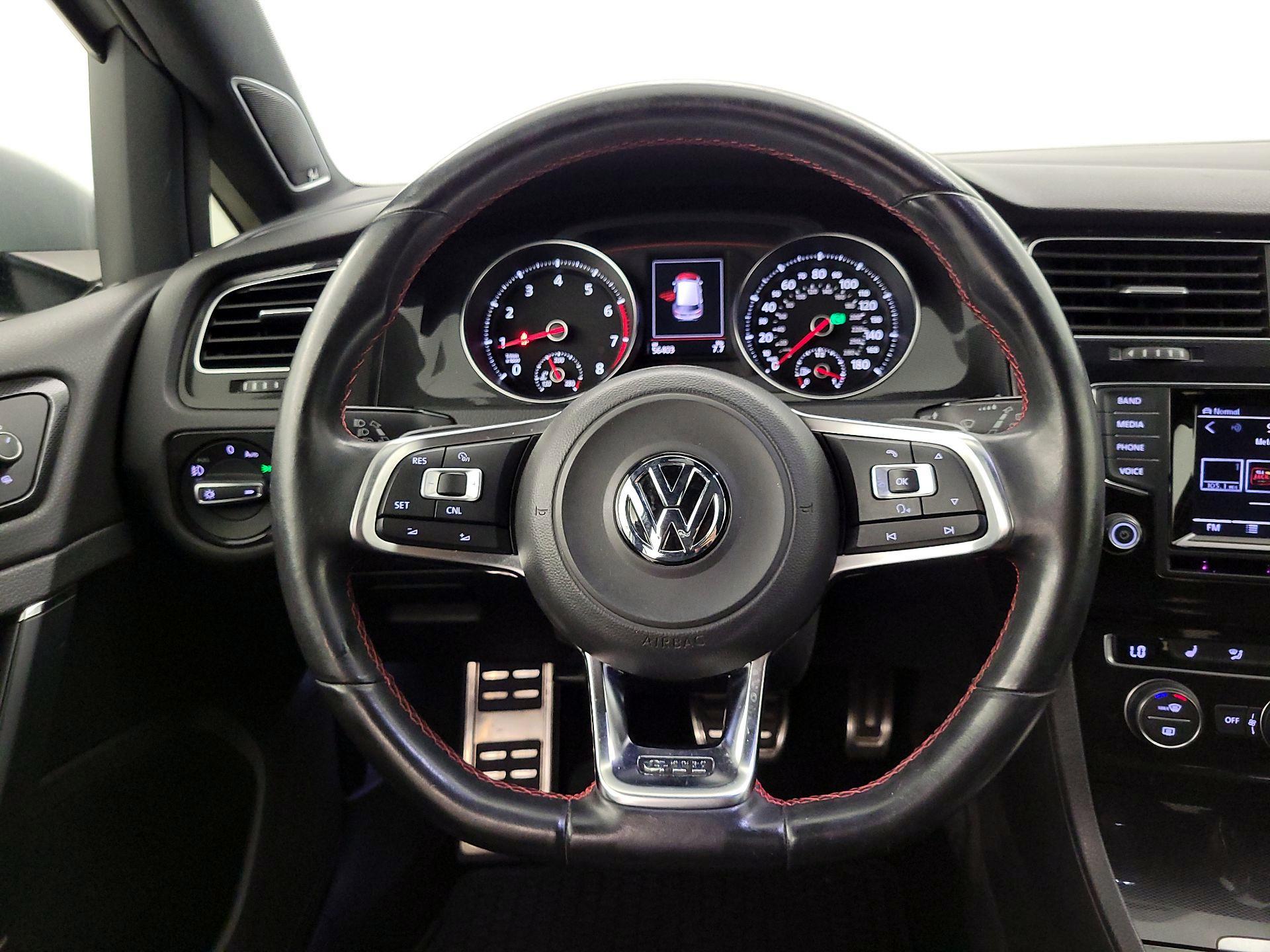 Thumbnail: 2015 Volkswagen Golf - 10