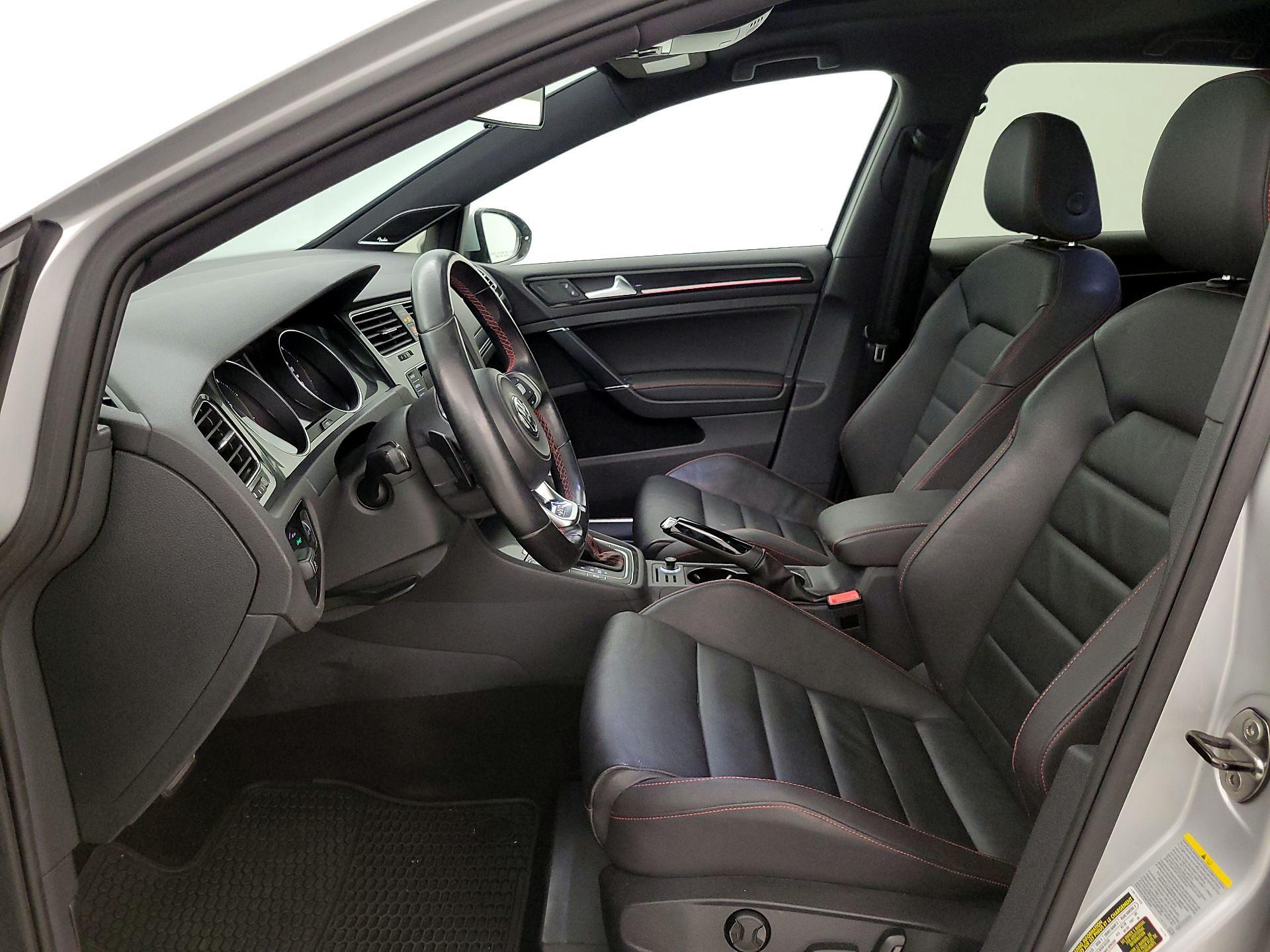 Thumbnail: 2015 Volkswagen Golf - 11