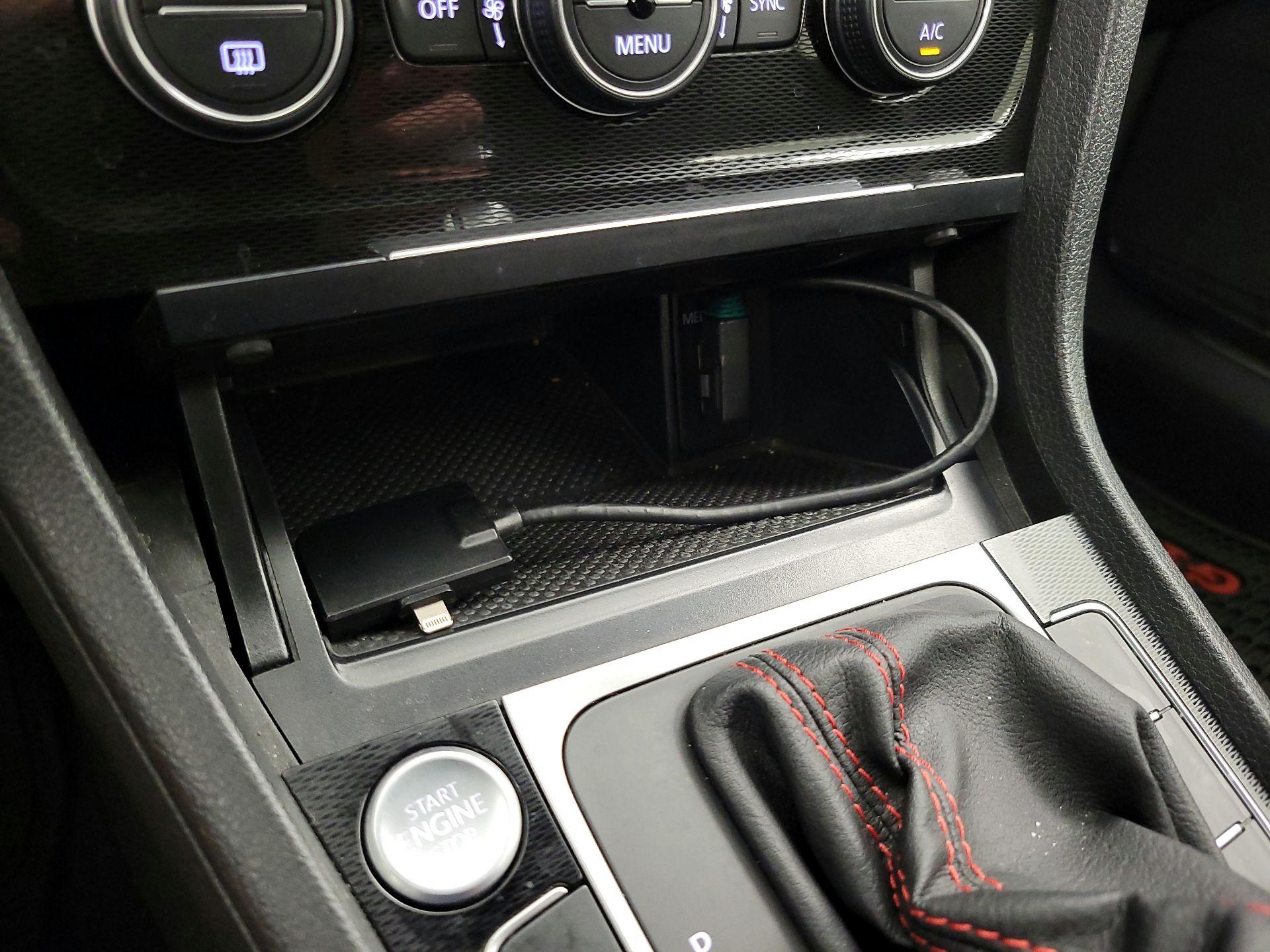 Thumbnail: 2015 Volkswagen Golf - 19