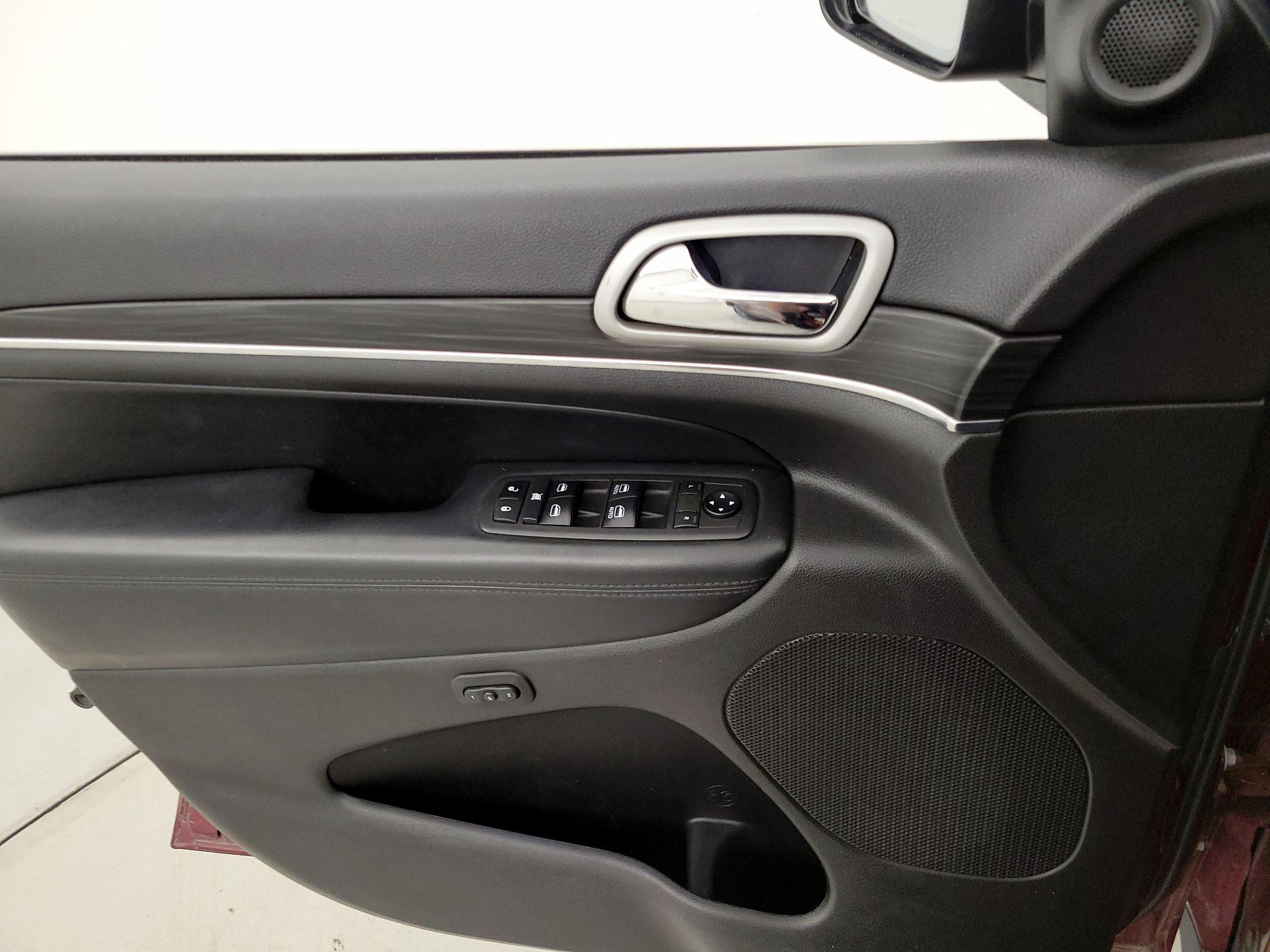 Thumbnail: 2021 Jeep Grand Cherokee - 12