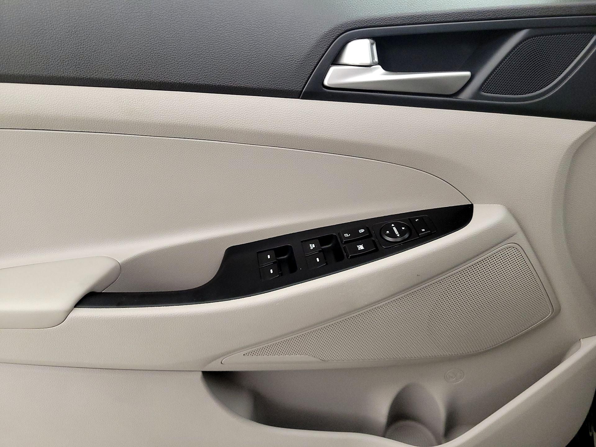 Thumbnail: 2020 Hyundai Tucson - 12