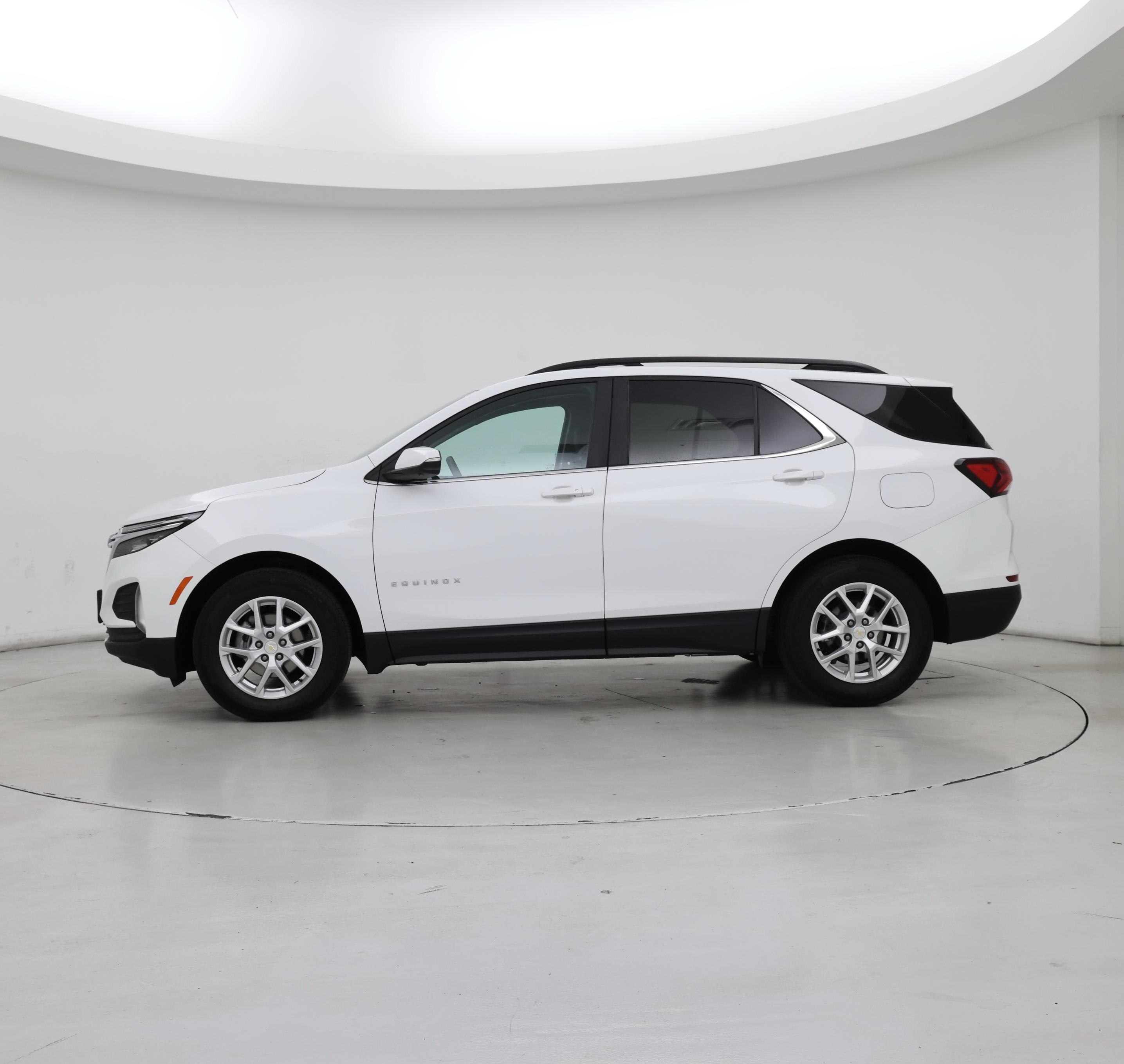 Thumbnail: 2022 Chevrolet Equinox - 3