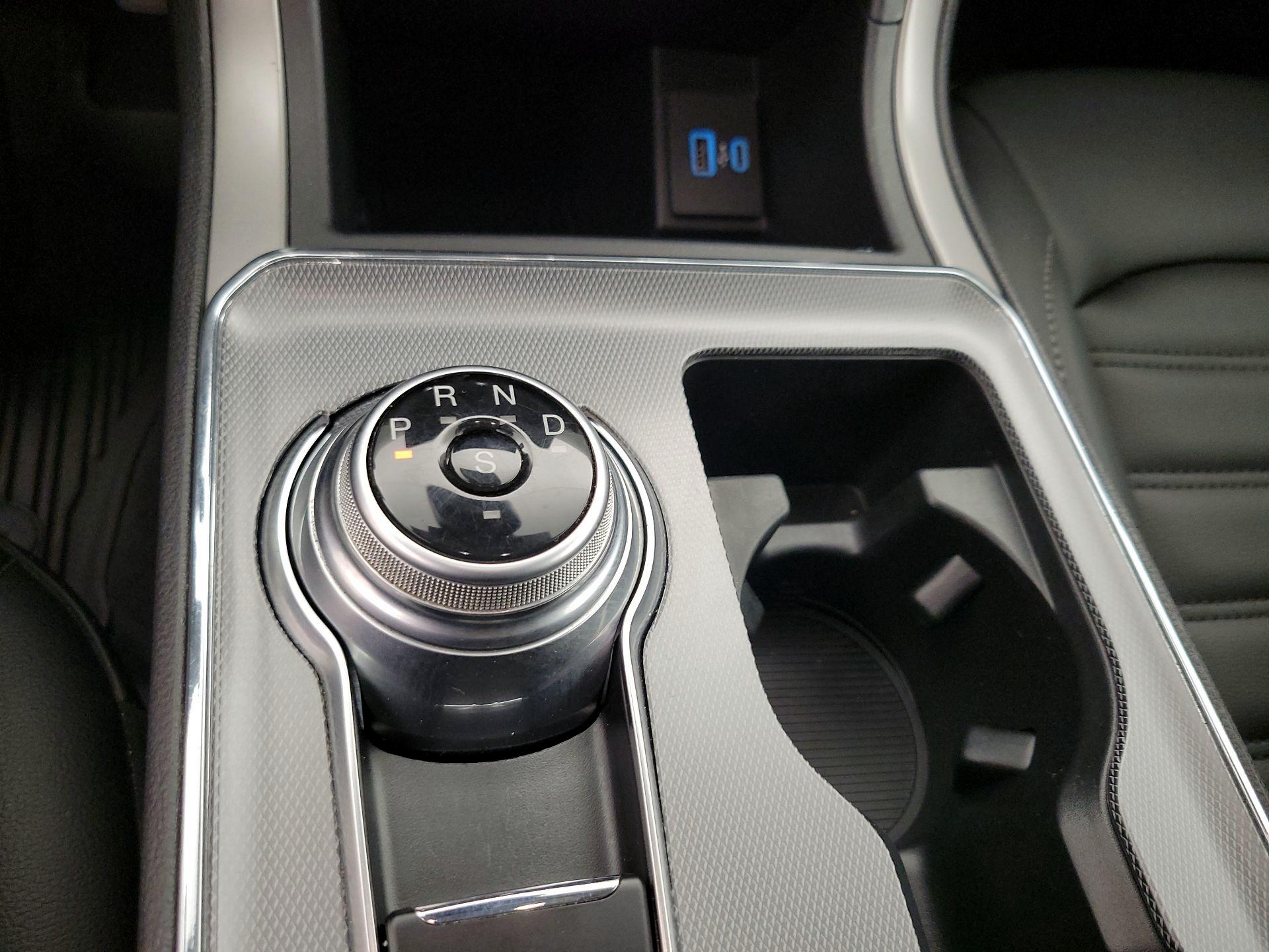 Thumbnail: 2022 Ford Edge - 17