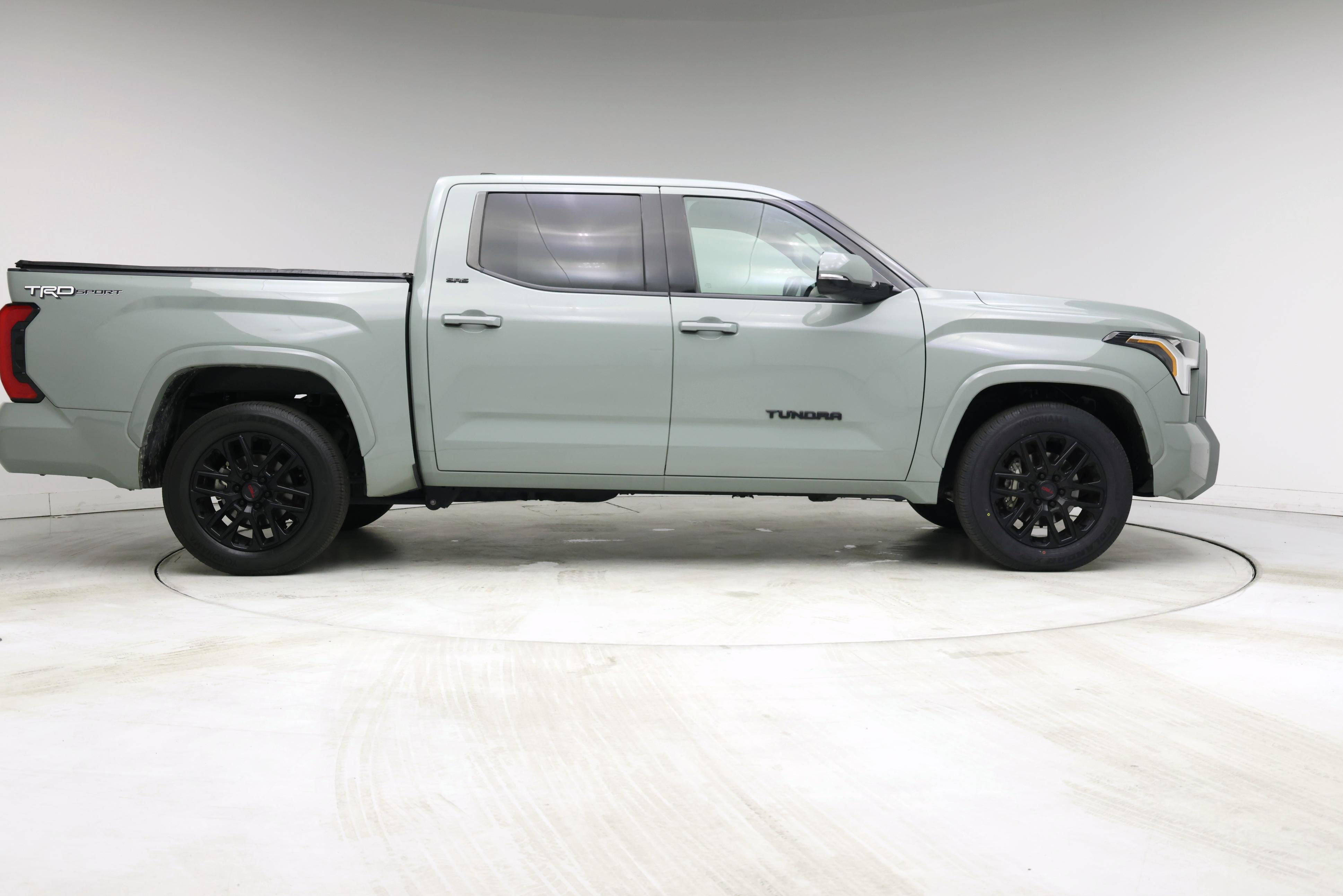 Thumbnail: 2022 Toyota Tundra - 7
