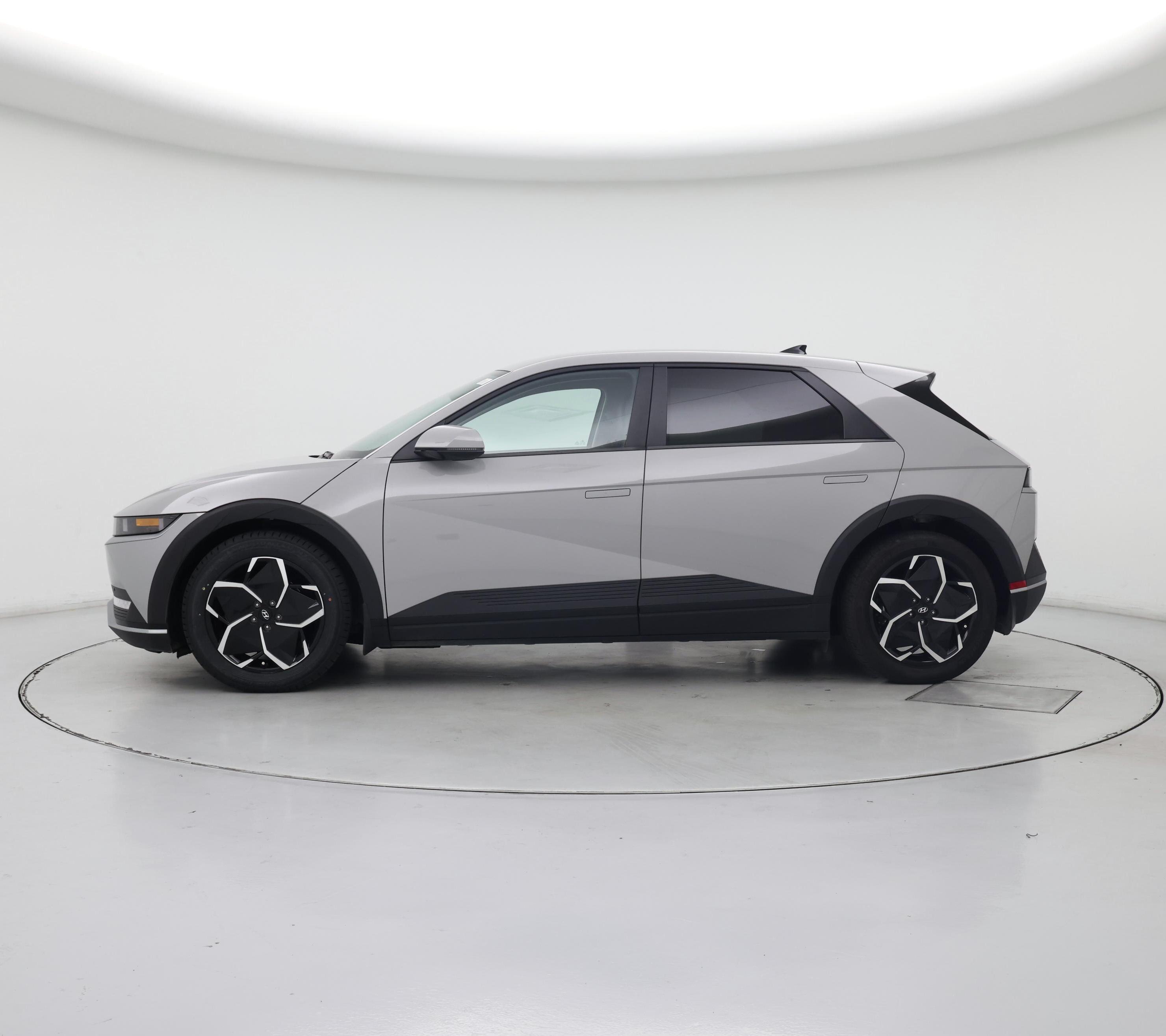 Thumbnail: 2023 Hyundai Ioniq 5 - 3