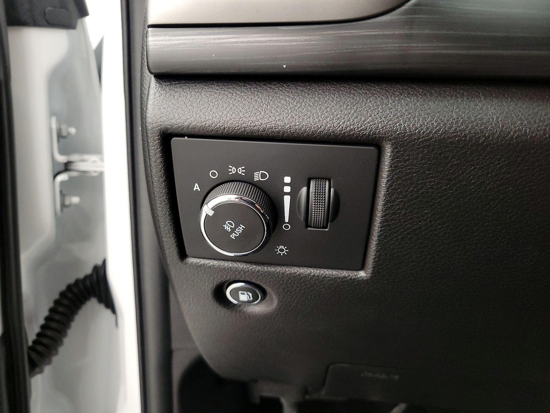 Thumbnail: 2021 Jeep Grand Cherokee - 13