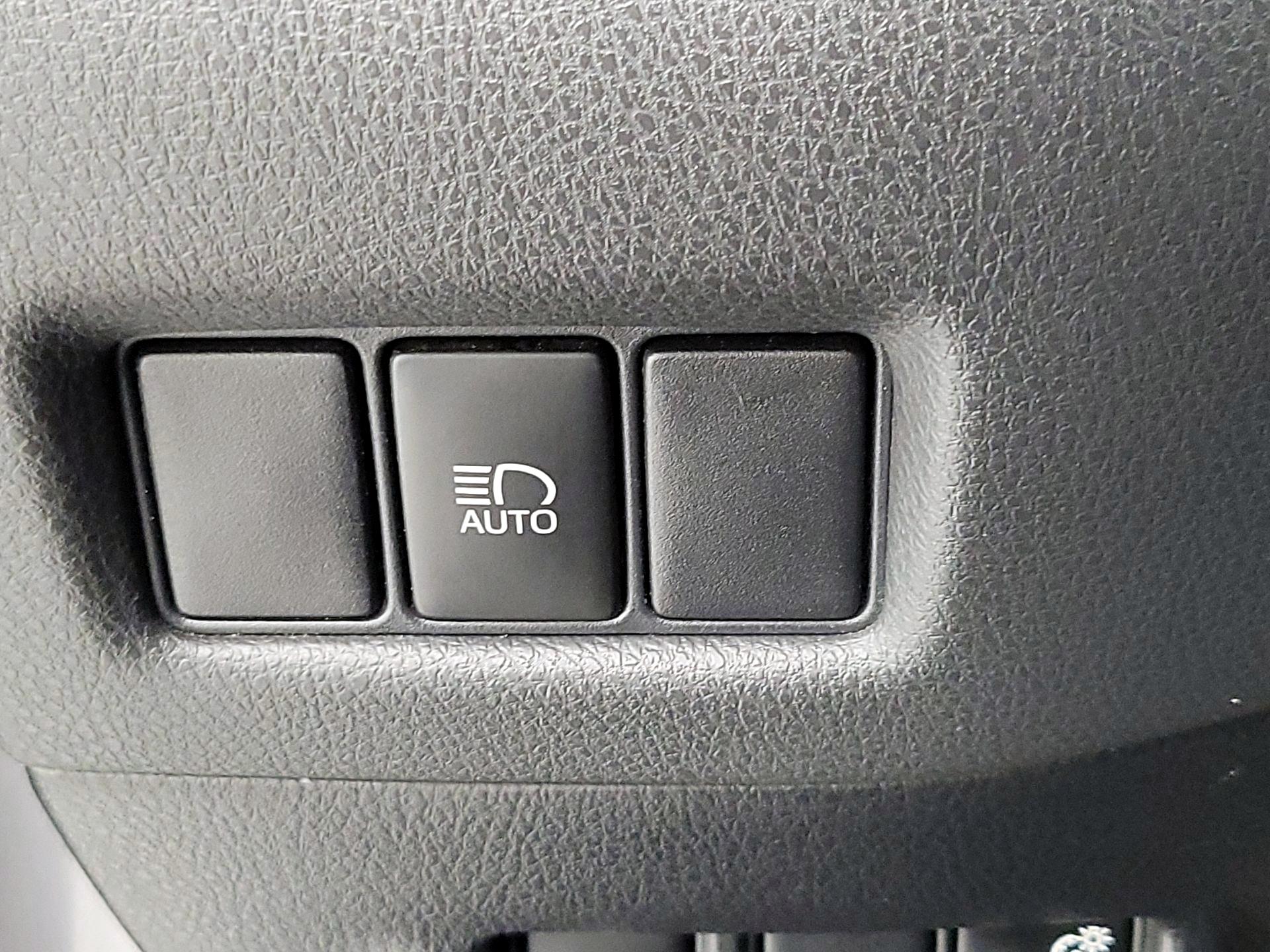 Thumbnail: 2021 Toyota C-HR - 13