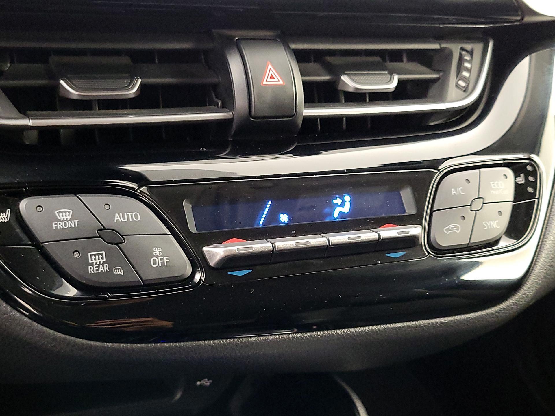 Thumbnail: 2021 Toyota C-HR - 16