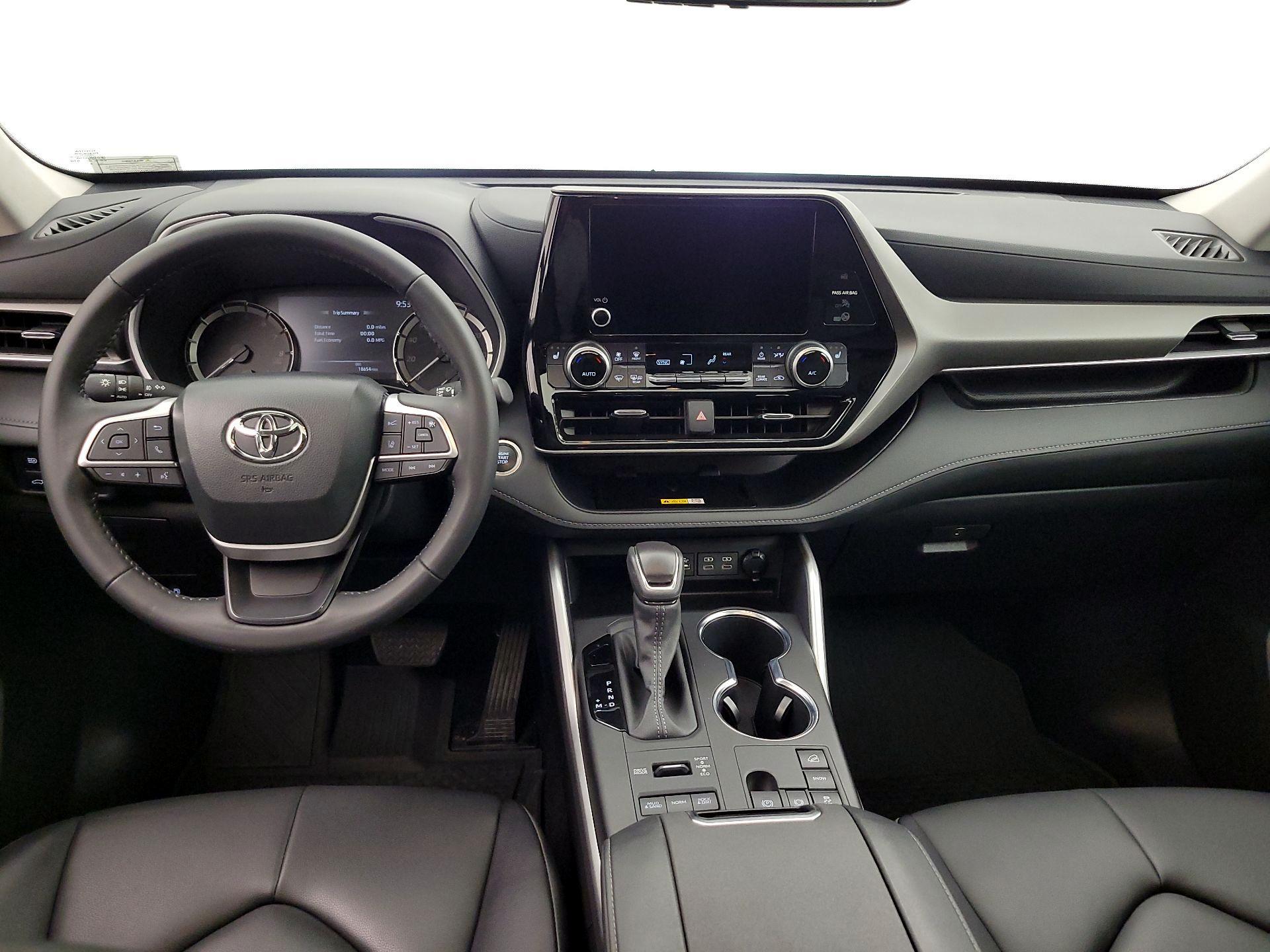 Thumbnail: 2024 Toyota Highlander - 9