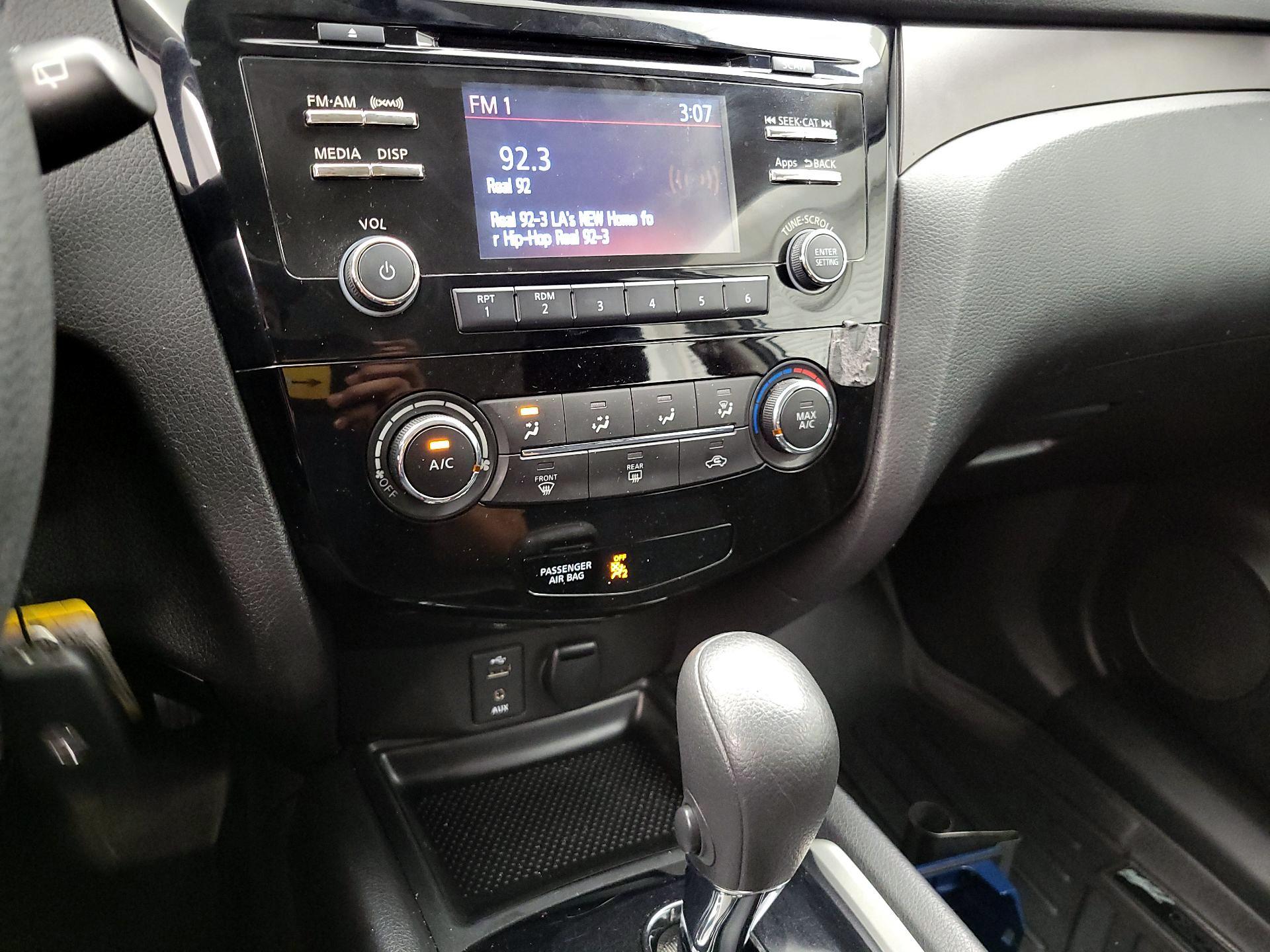 Thumbnail: 2015 Nissan Rogue - 15