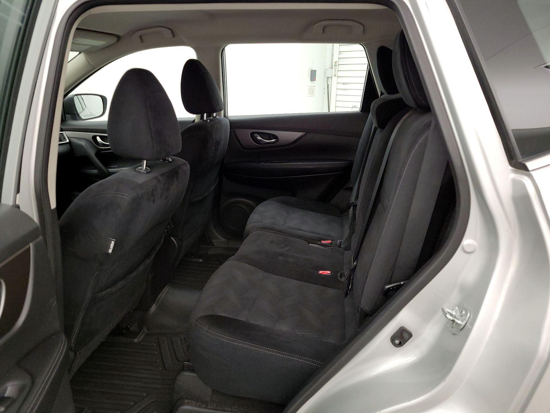 Thumbnail: 2015 Nissan Rogue - 17