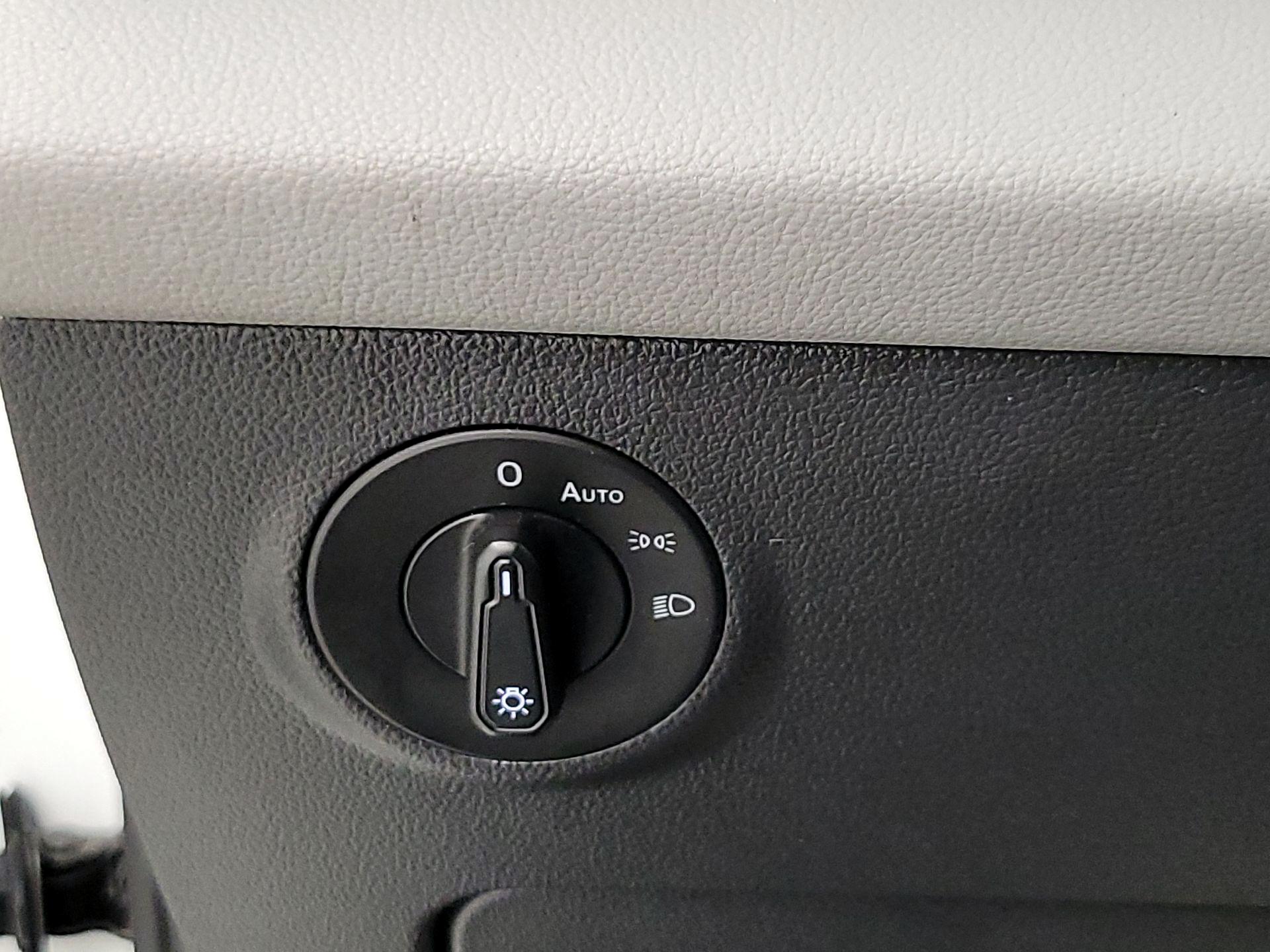 Thumbnail: 2022 Volkswagen Taos - 13