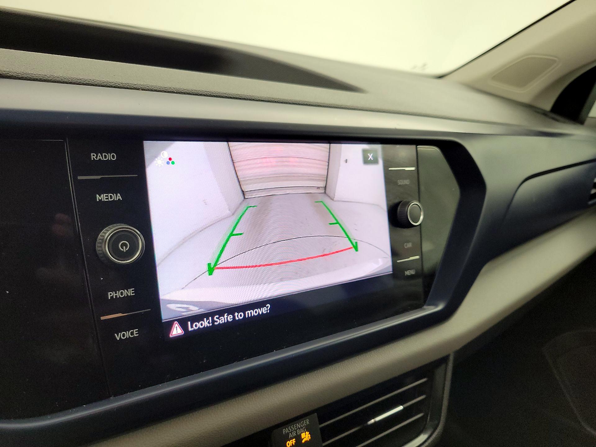 Thumbnail: 2022 Volkswagen Taos - 14