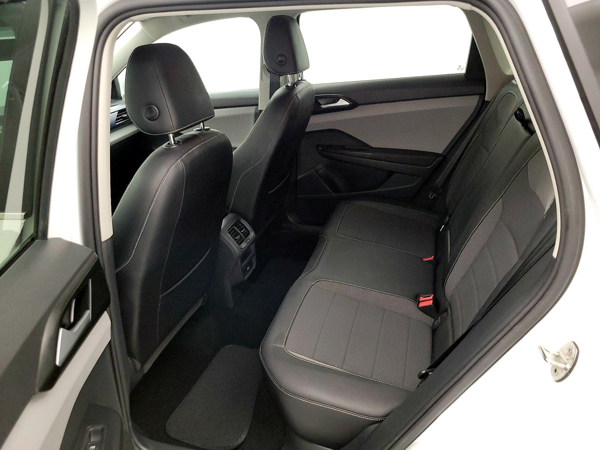 Thumbnail: 2022 Volkswagen Taos - 18