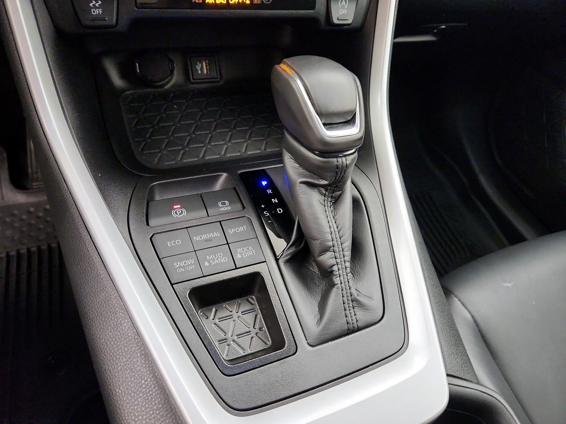 Thumbnail: 2024 Toyota RAV4 - 17