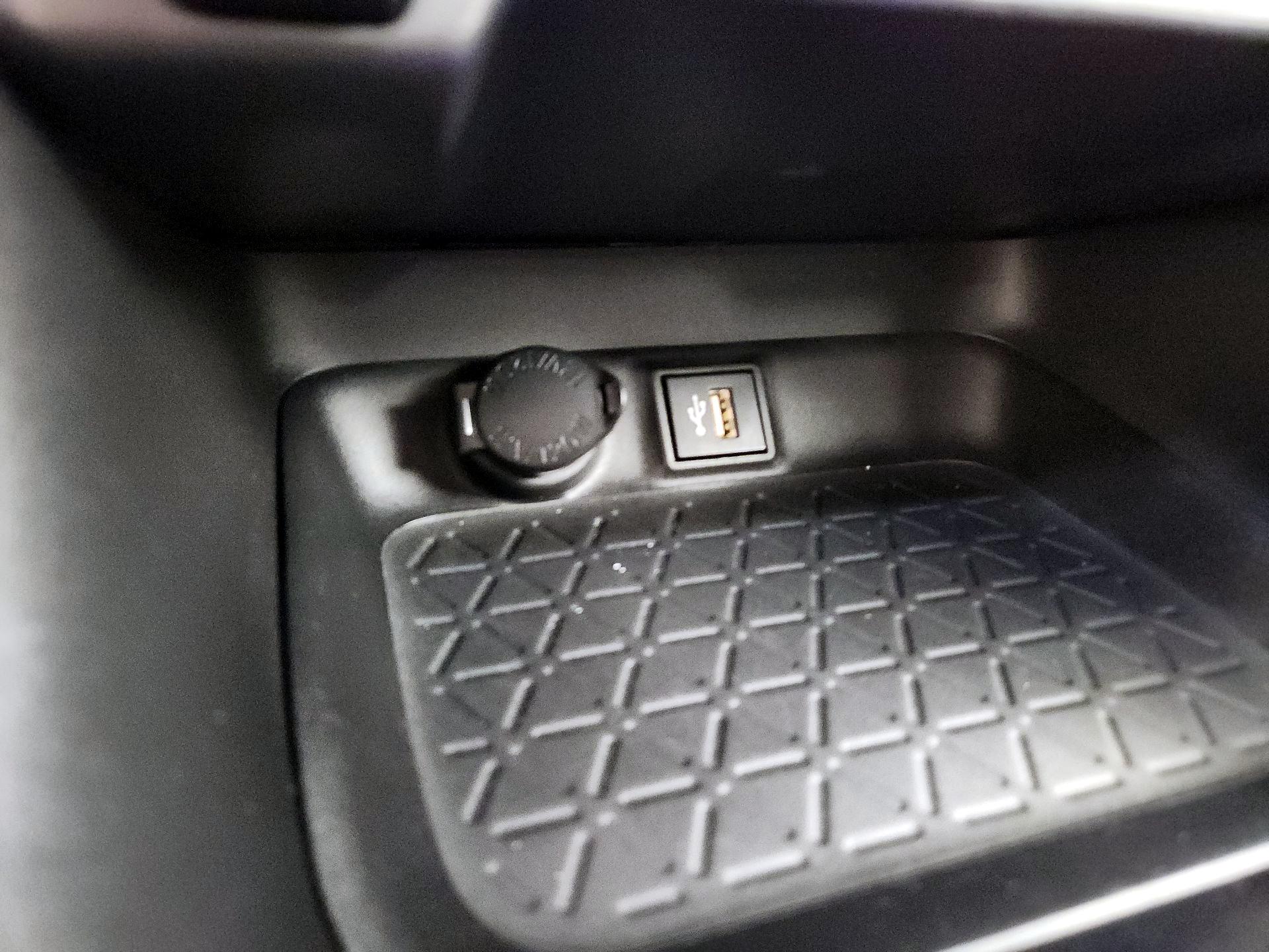 Thumbnail: 2024 Toyota RAV4 - 18