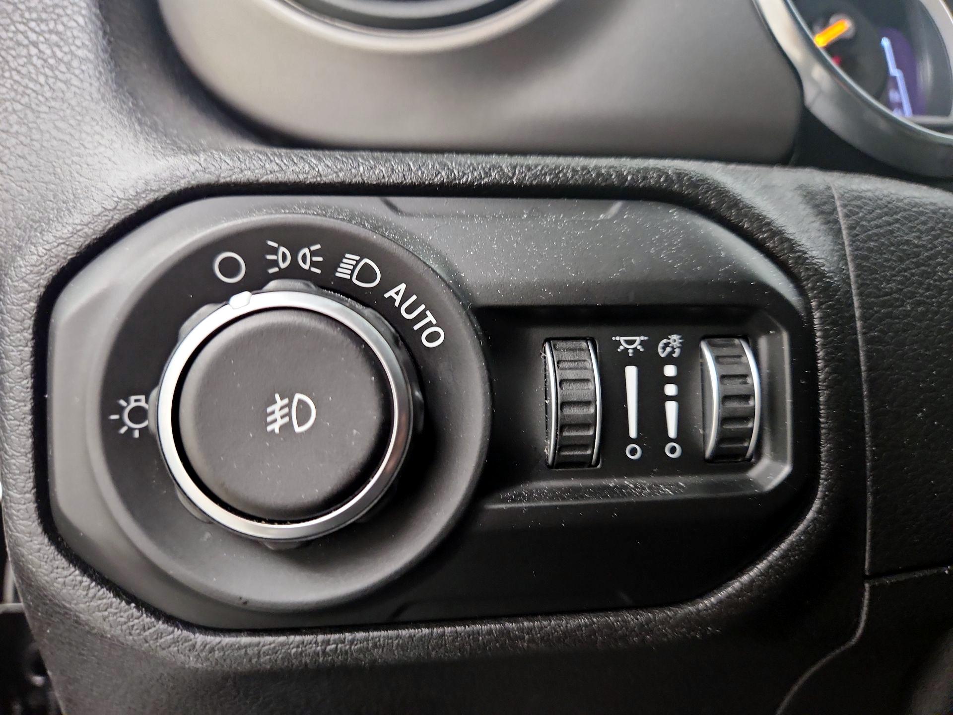 Thumbnail: 2020 Jeep Wrangler - 13