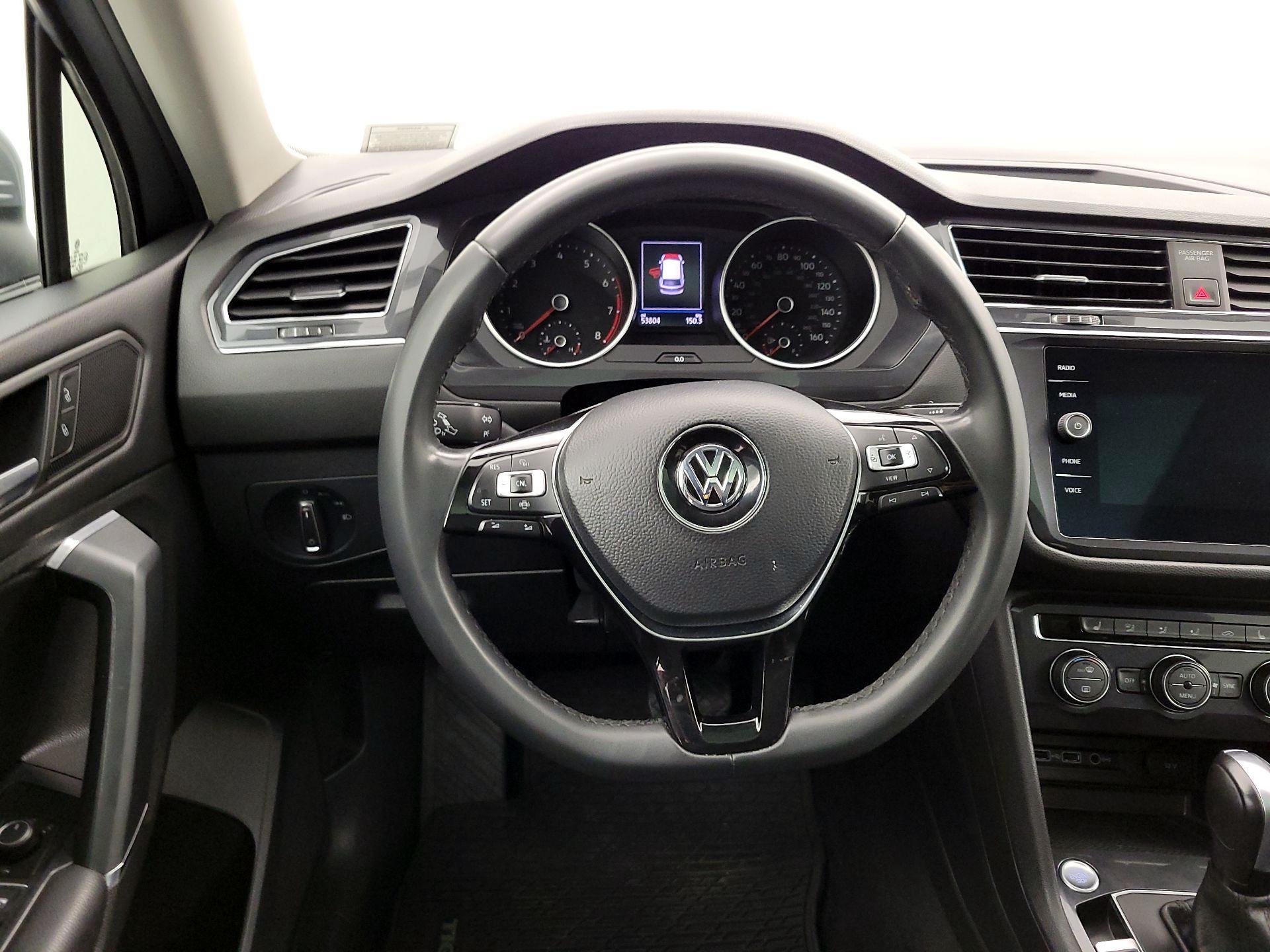 Thumbnail: 2020 Volkswagen Tiguan - 10