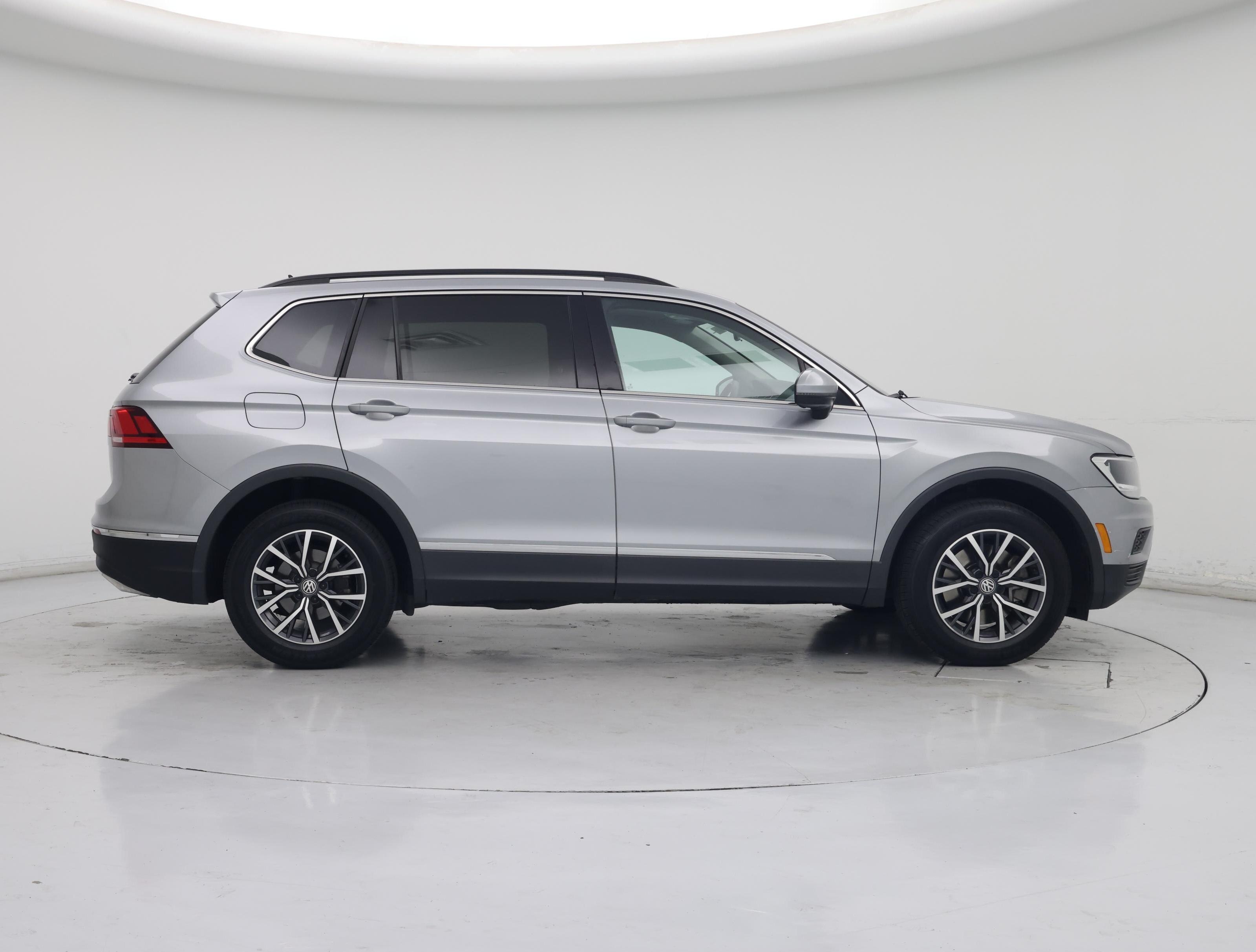 Thumbnail: 2020 Volkswagen Tiguan - 7
